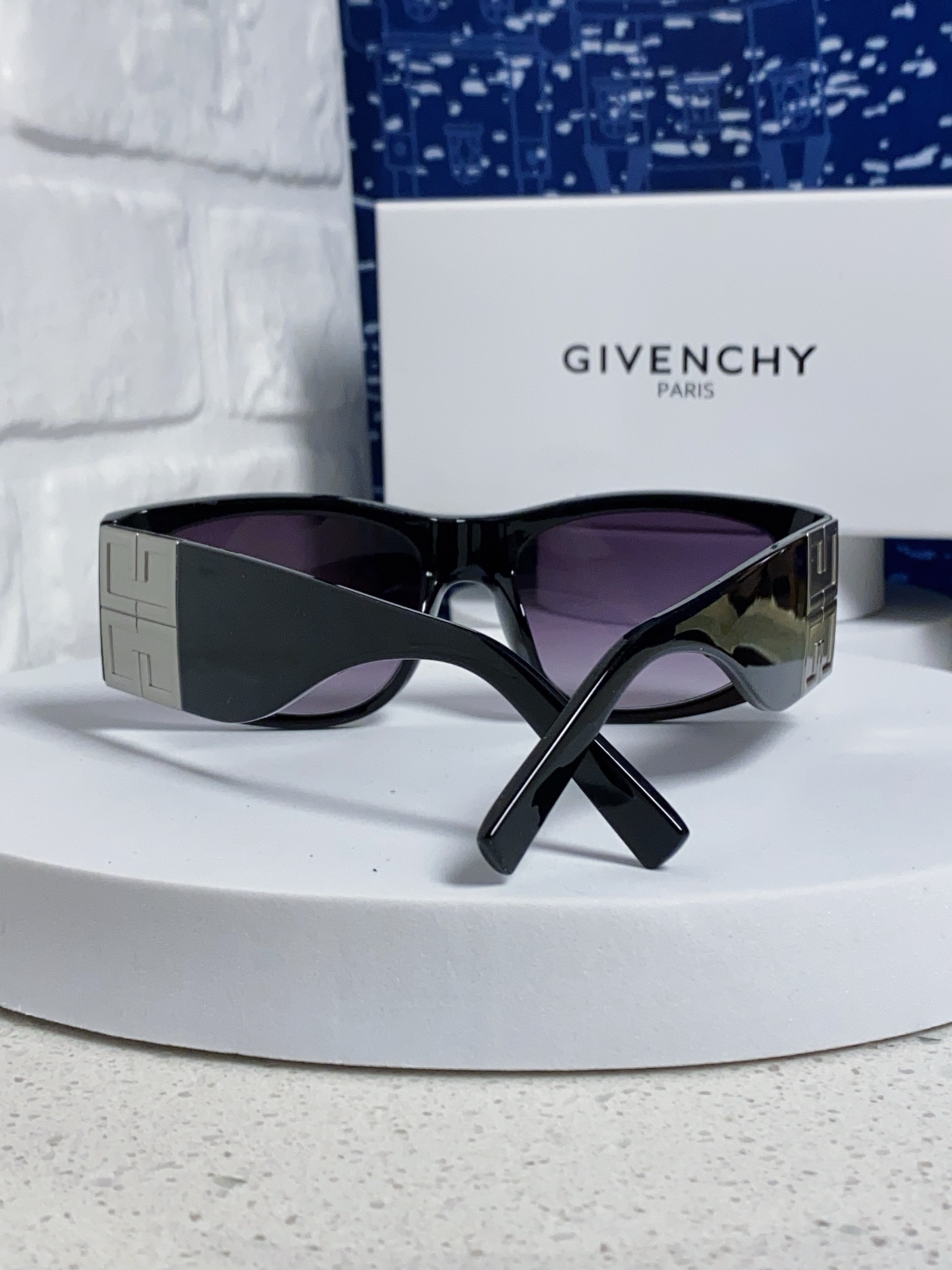  Givenchy纪梵希 2025新款复古椭圆墨镜女款偏光方圆脸太阳眼镜防紫外线凹造型