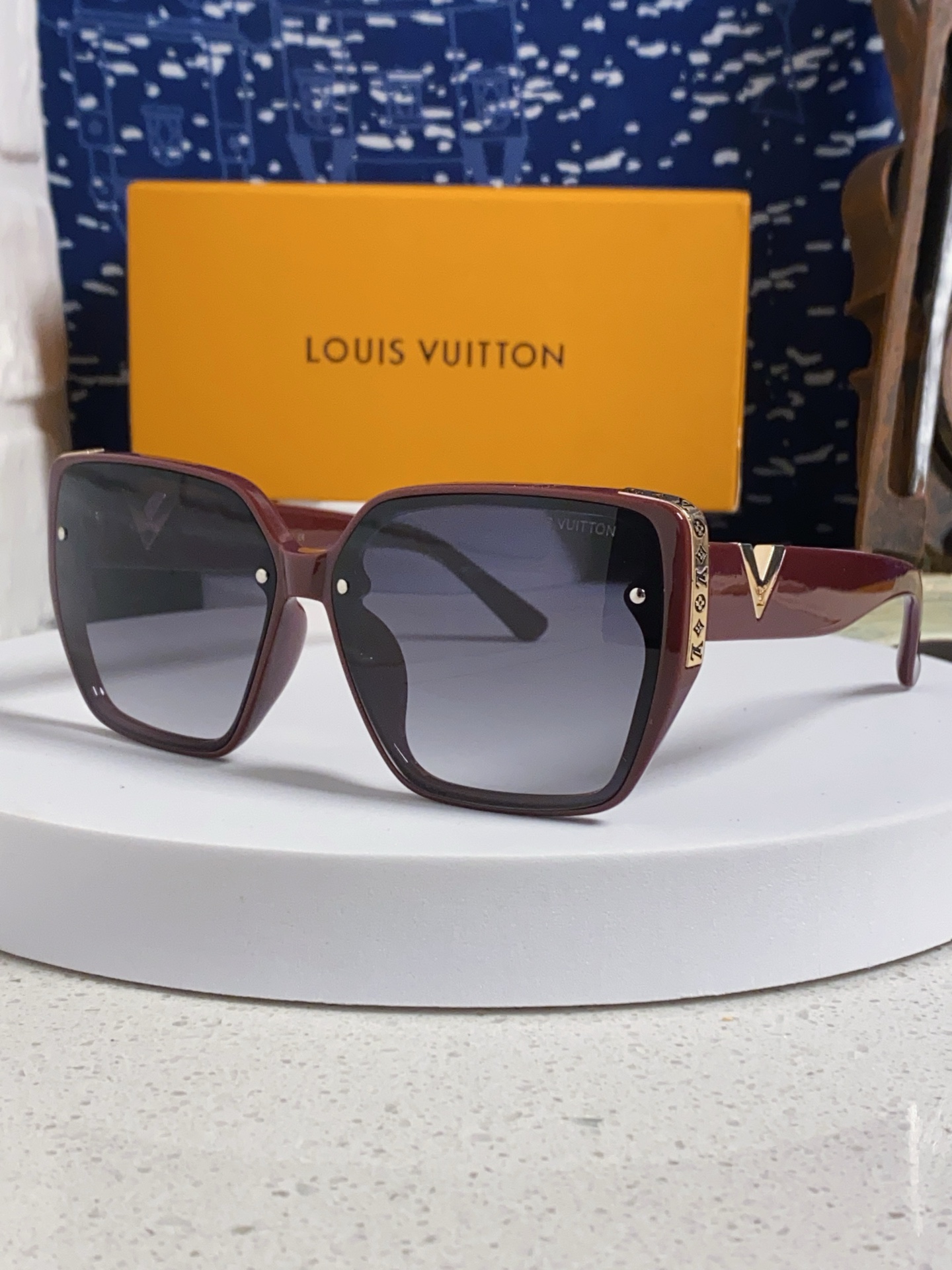  Louis Vuitton路易威登 2025新款Lv太阳镜时尚潮流女士感遮阳防紫外线墨镜网红