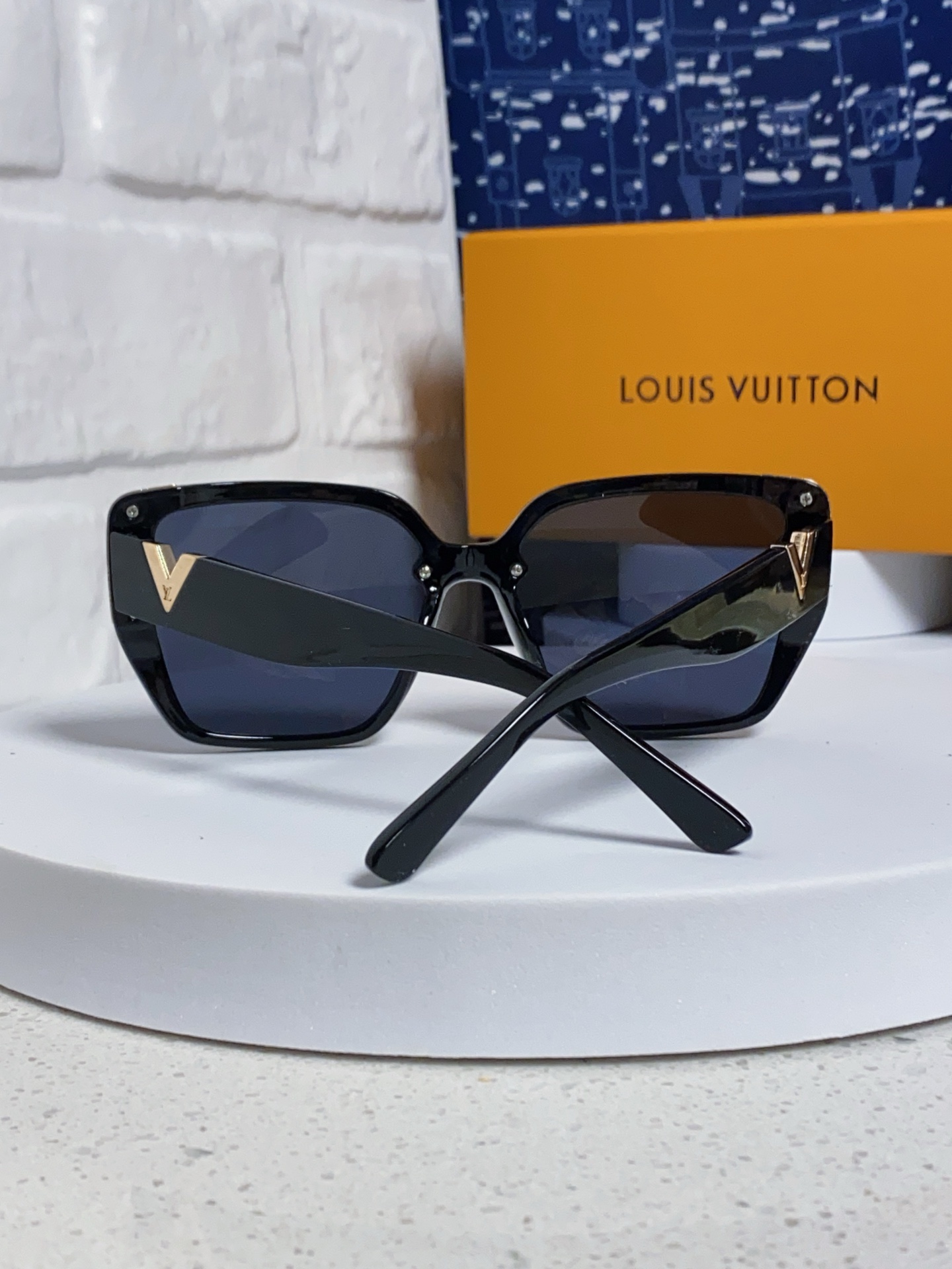  Louis Vuitton路易威登 2025新款Lv太阳镜时尚潮流女士感遮阳防紫外线墨镜网红
