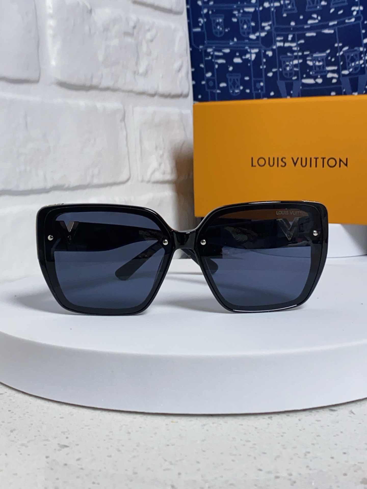  Louis Vuitton路易威登 2025新款Lv太阳镜时尚潮流女士感遮阳防紫外线墨镜网红