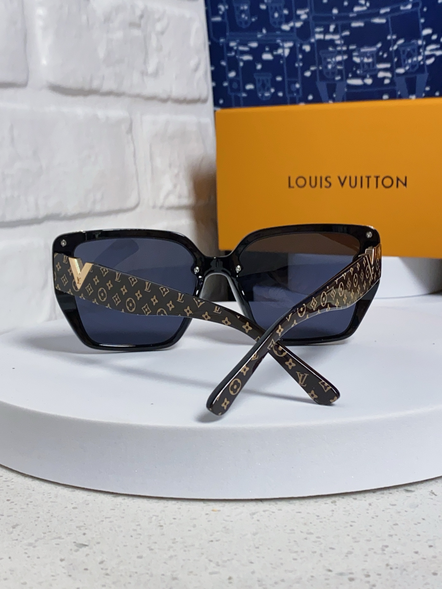  Louis Vuitton路易威登 2025新款Lv太阳镜时尚潮流女士感遮阳防紫外线墨镜网红