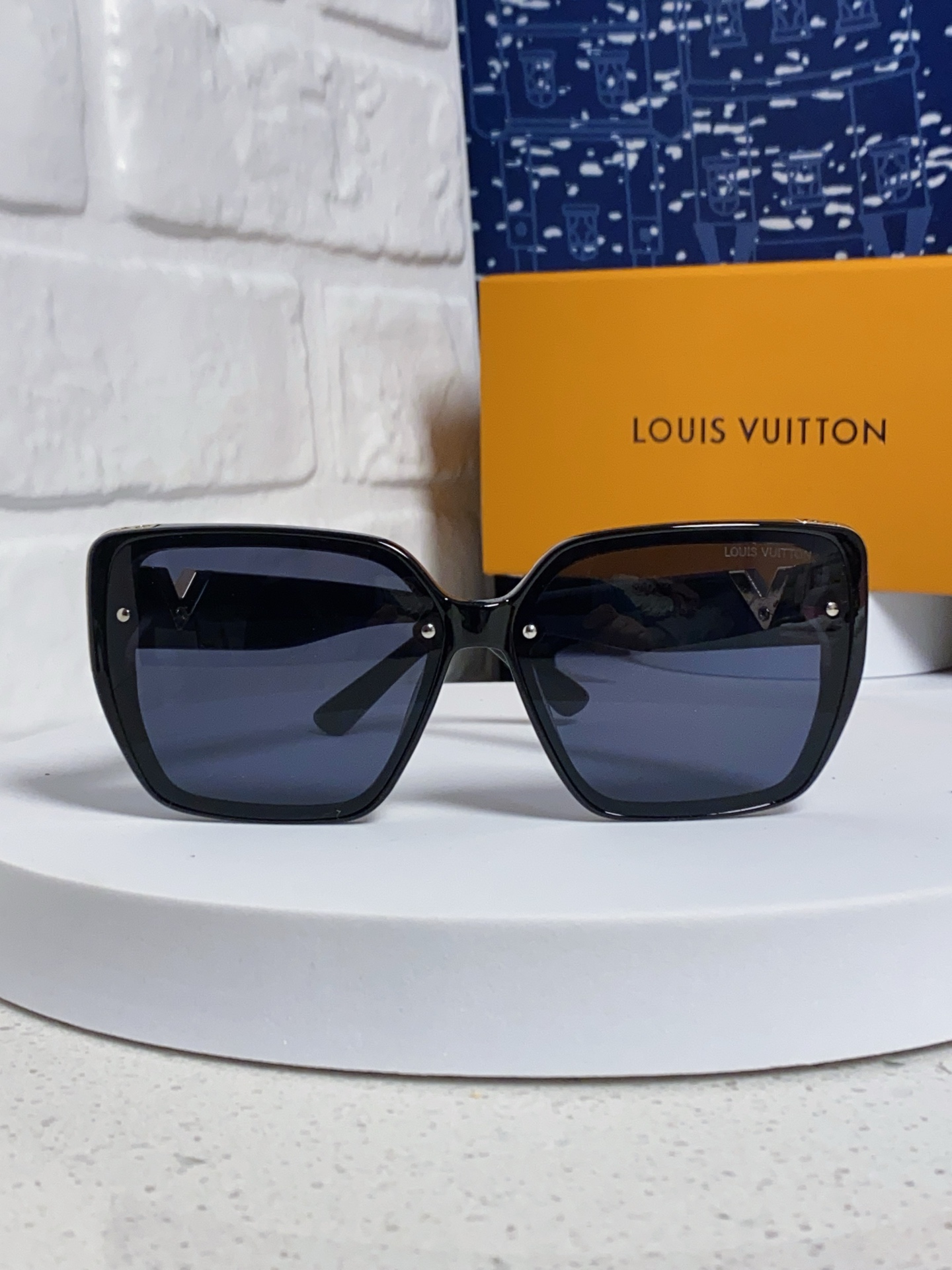  Louis Vuitton路易威登 2025新款Lv太阳镜时尚潮流女士感遮阳防紫外线墨镜网红