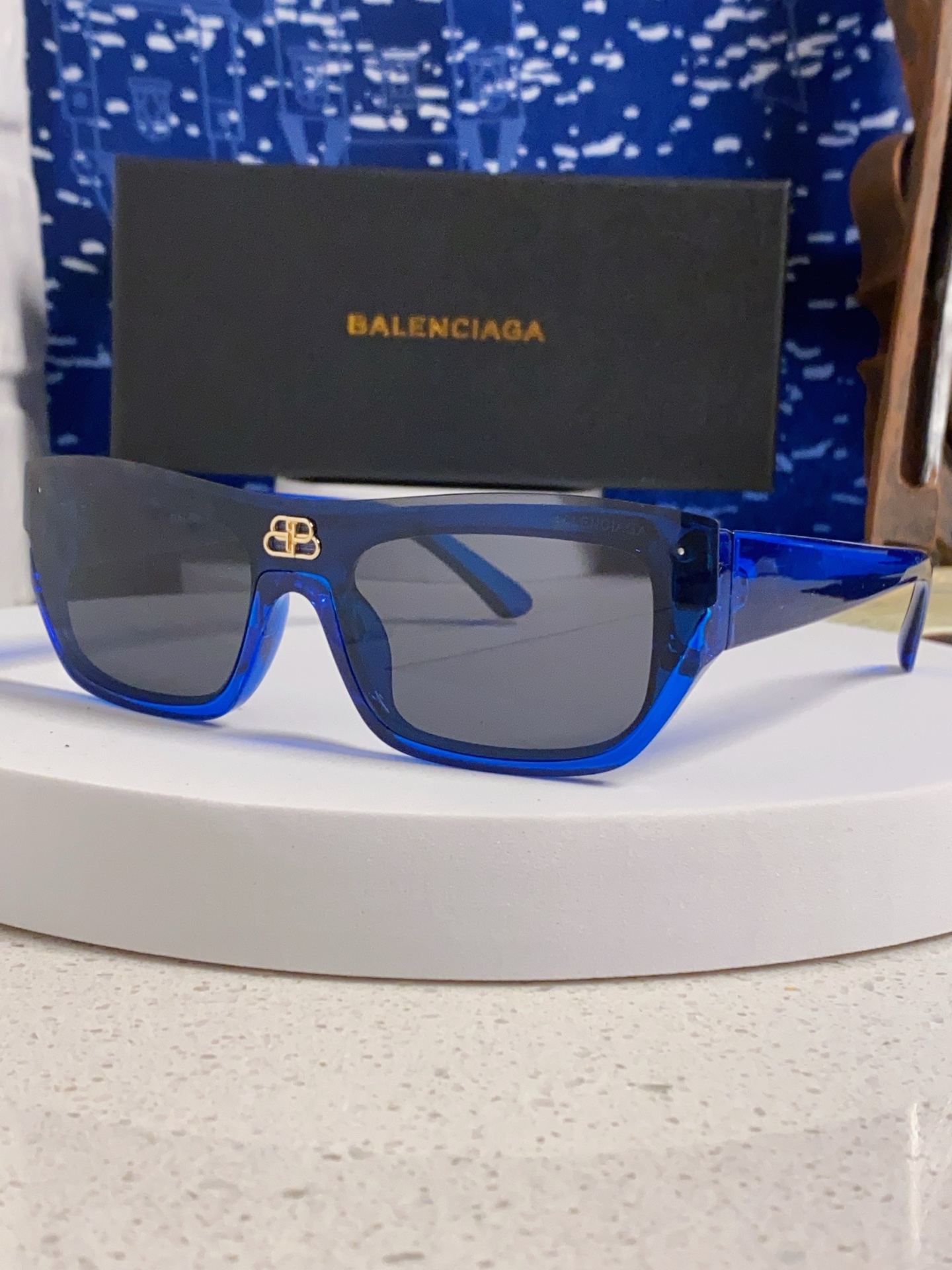  Balenricaga 巴黎世家 2025新款个性半框欧美潮流太阳镜男凹造型街拍嘻哈防紫外线墨镜女