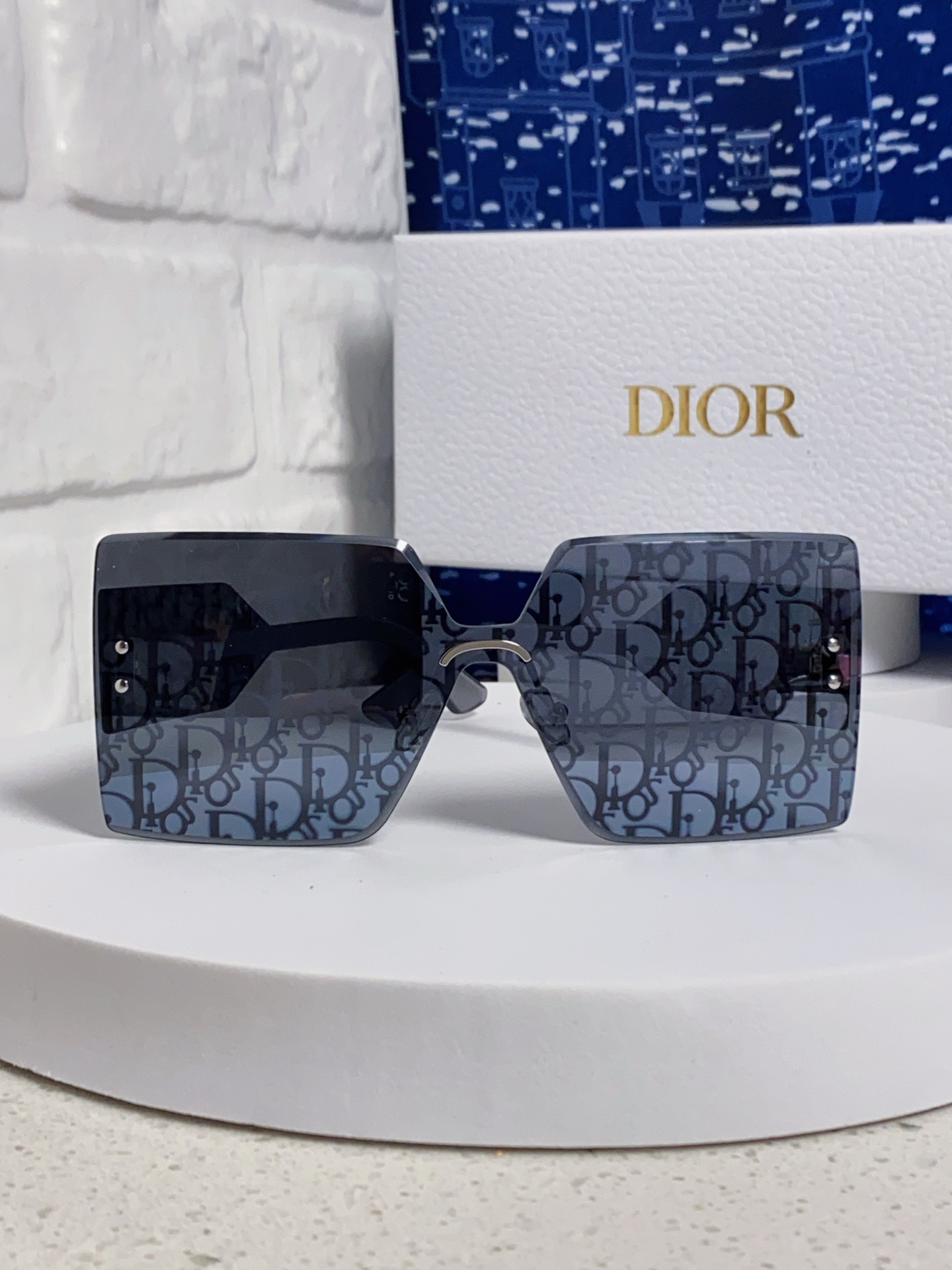  Dior迪奥 2025新款 镜面带字母无框切边时尚太阳眼镜女欧美外贸高级感大方框男墨镜潮显瘦
