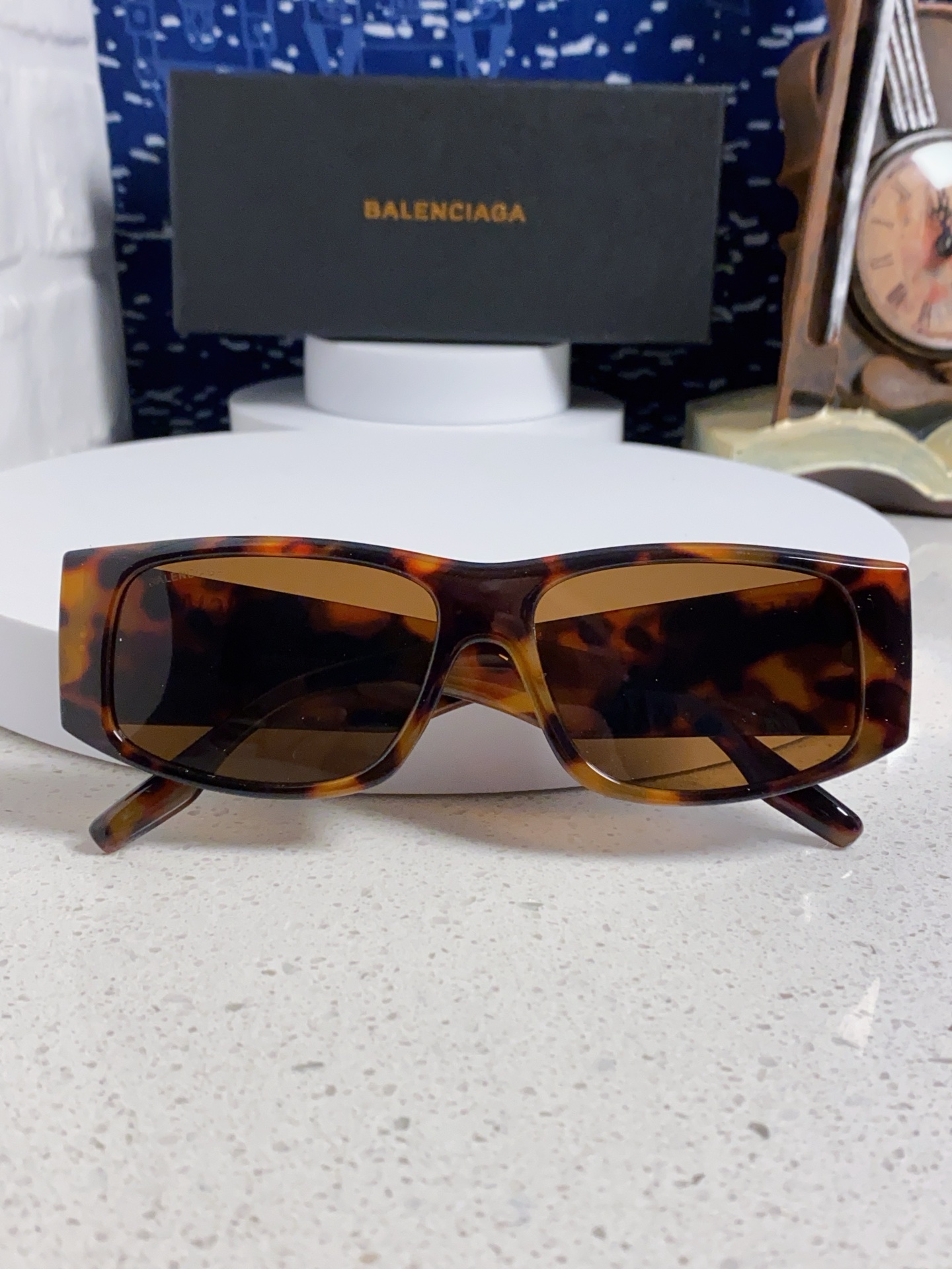  Balenciaga巴黎世家 2025新款欧美方形大粗框小红书女高级感防紫外线墨镜太阳镜 男女通用