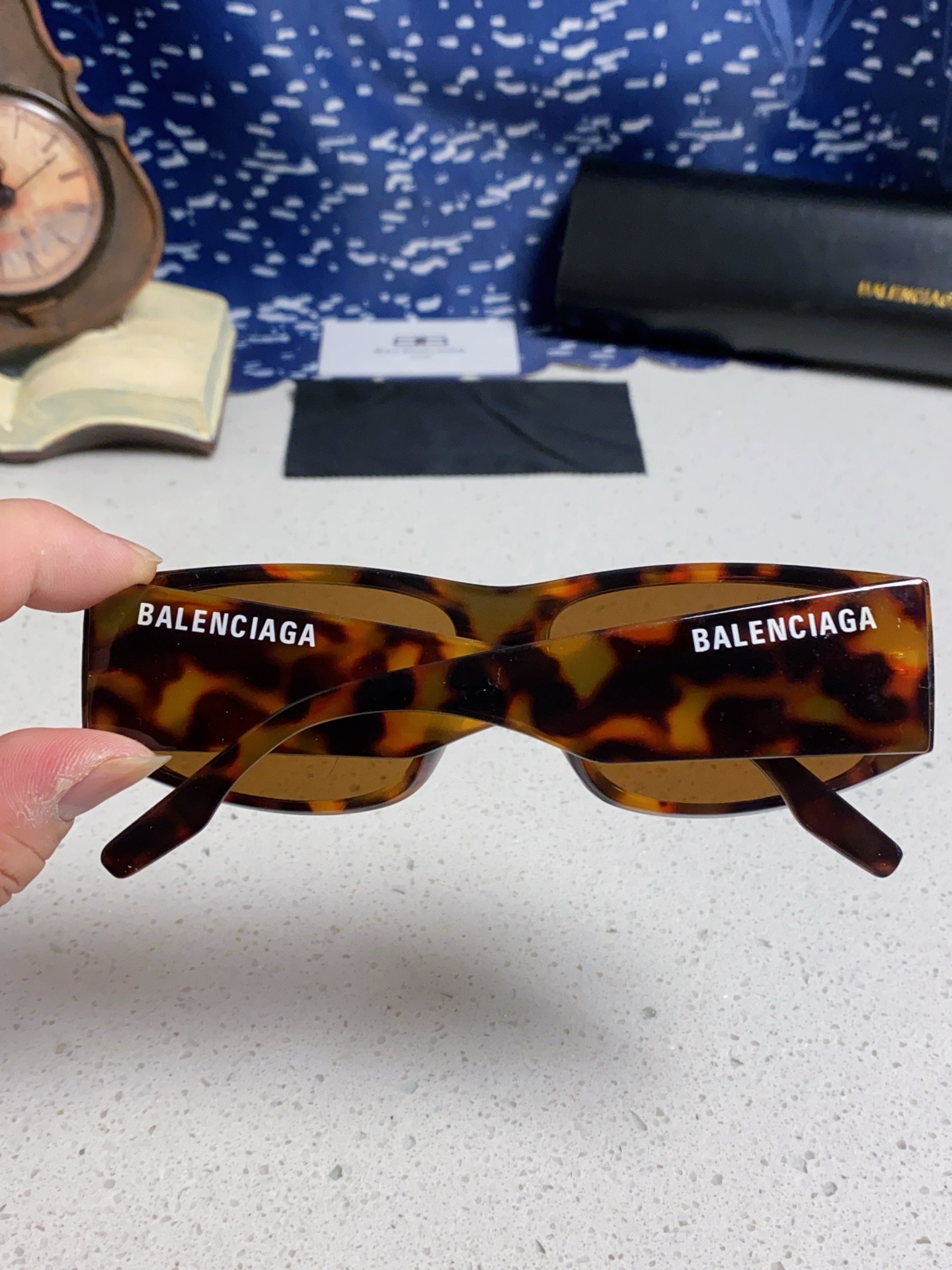  Balenciaga巴黎世家 2025新款欧美方形大粗框小红书女高级感防紫外线墨镜太阳镜 男女通用