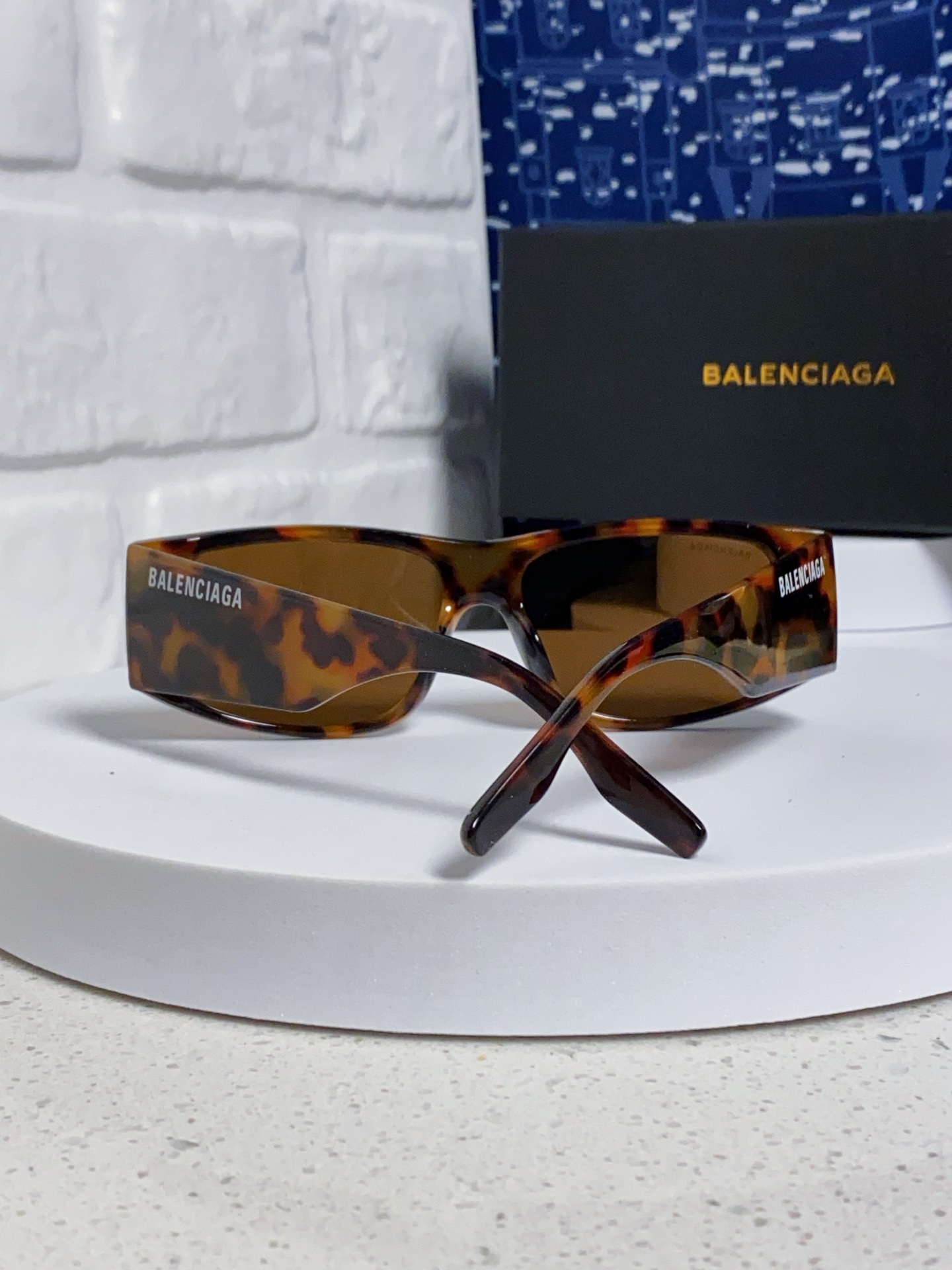  Balenciaga巴黎世家 2025新款欧美方形大粗框小红书女高级感防紫外线墨镜太阳镜 男女通用