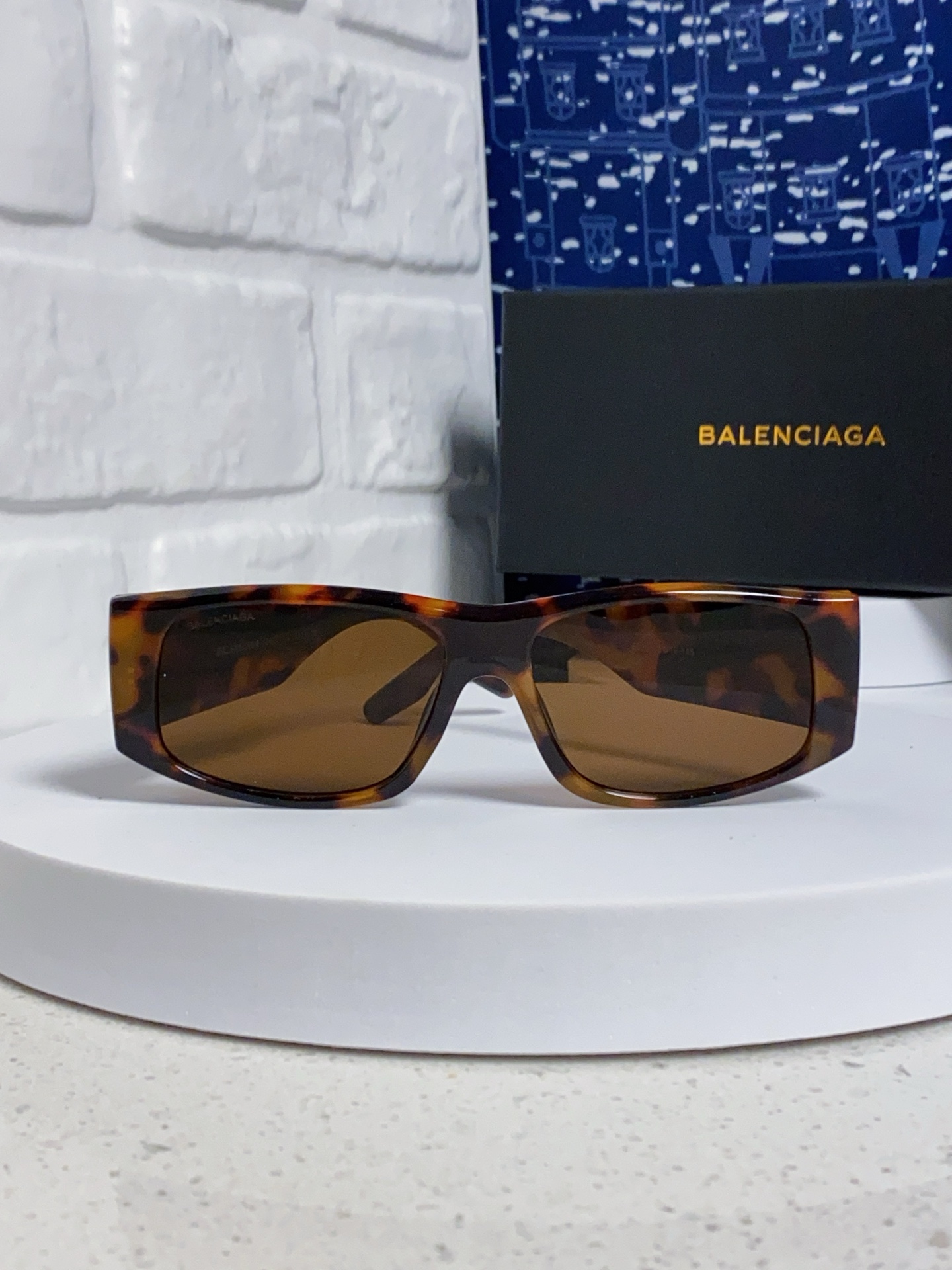  Balenciaga巴黎世家 2025新款欧美方形大粗框小红书女高级感防紫外线墨镜太阳镜 男女通用