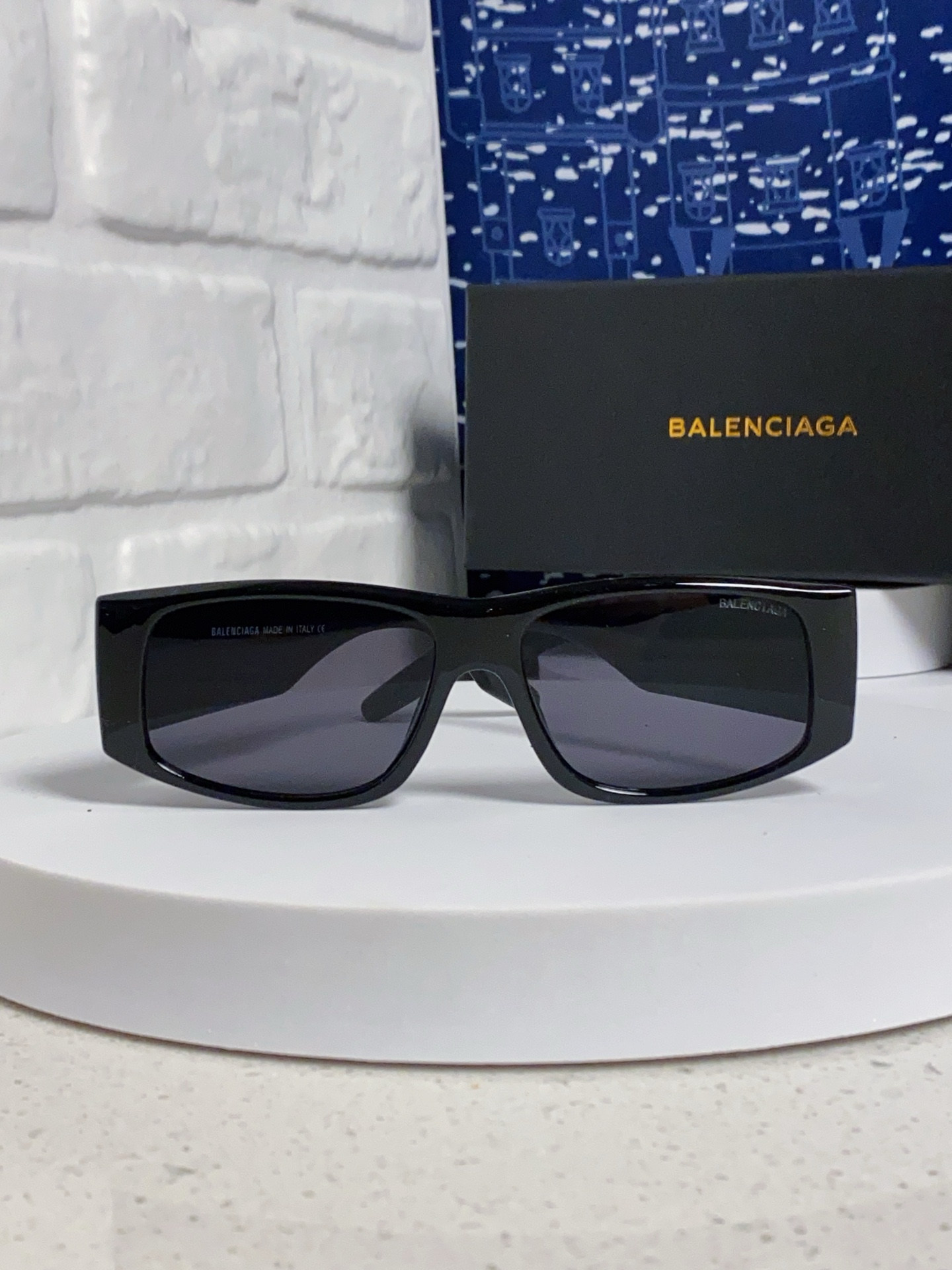  Balenciaga巴黎世家 2025新款欧美方形大粗框小红书女高级感防紫外线墨镜太阳镜 男女通用