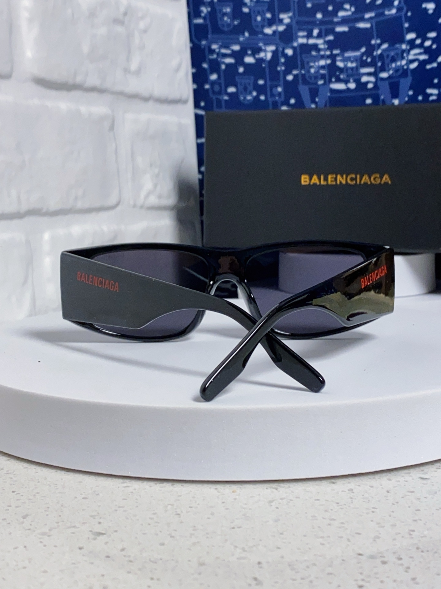  Balenciaga巴黎世家 2025新款欧美方形大粗框小红书女高级感防紫外线墨镜太阳镜 男女通用