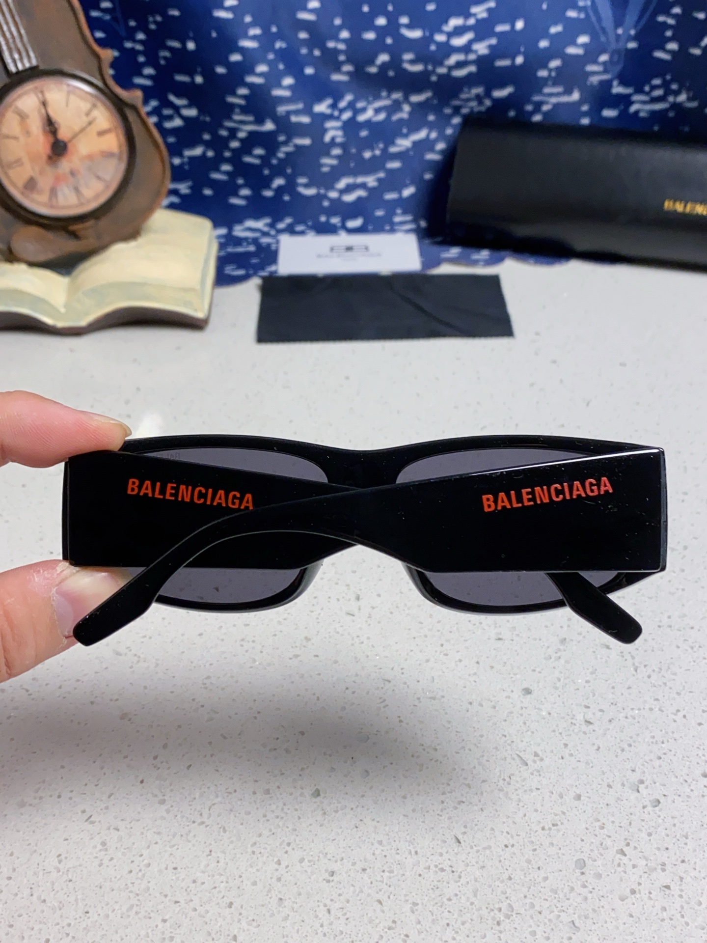  Balenciaga巴黎世家 2025新款欧美方形大粗框小红书女高级感防紫外线墨镜太阳镜 男女通用