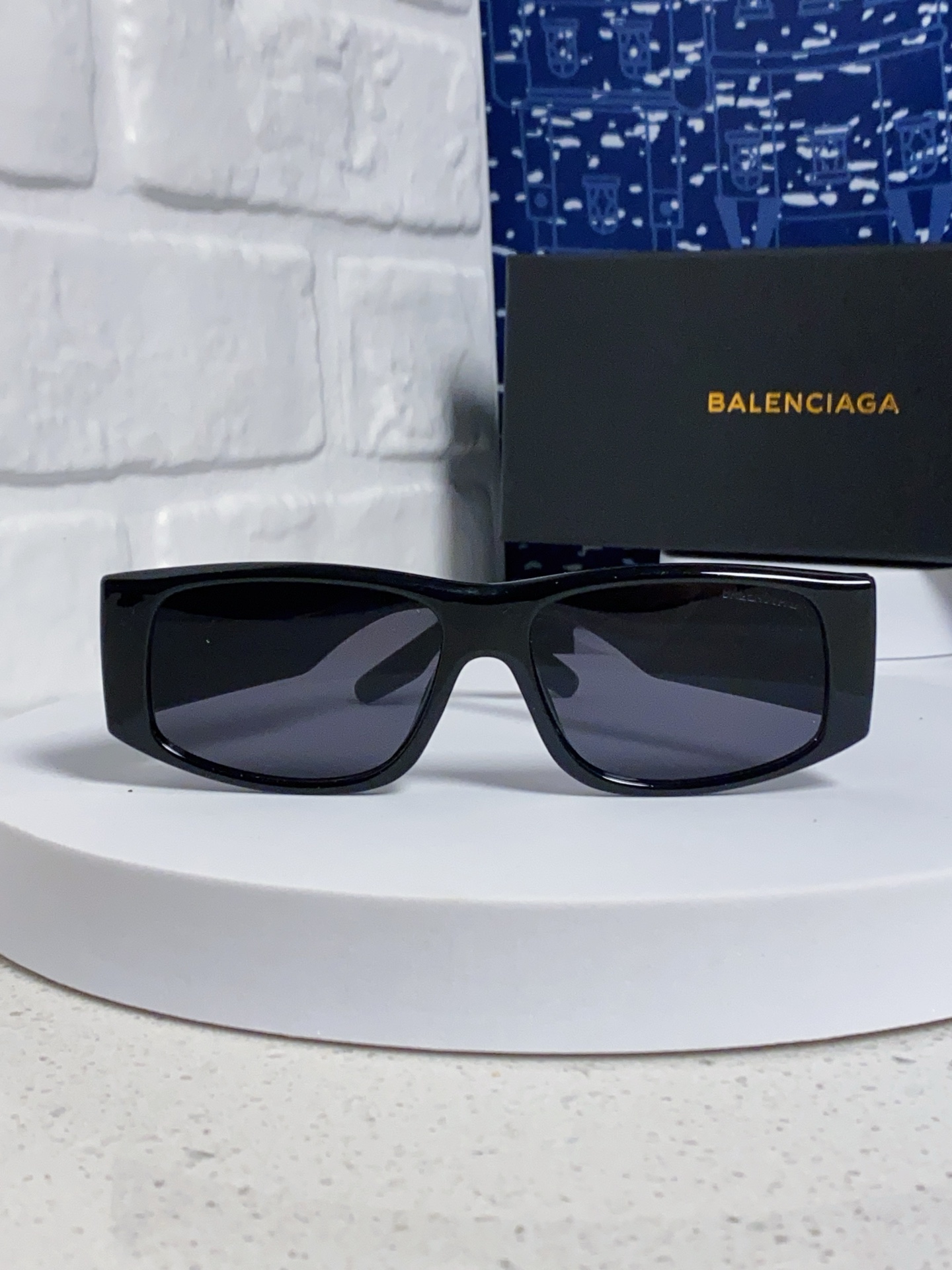  Balenciaga巴黎世家 2025新款欧美方形大粗框小红书女高级感防紫外线墨镜太阳镜 男女通用