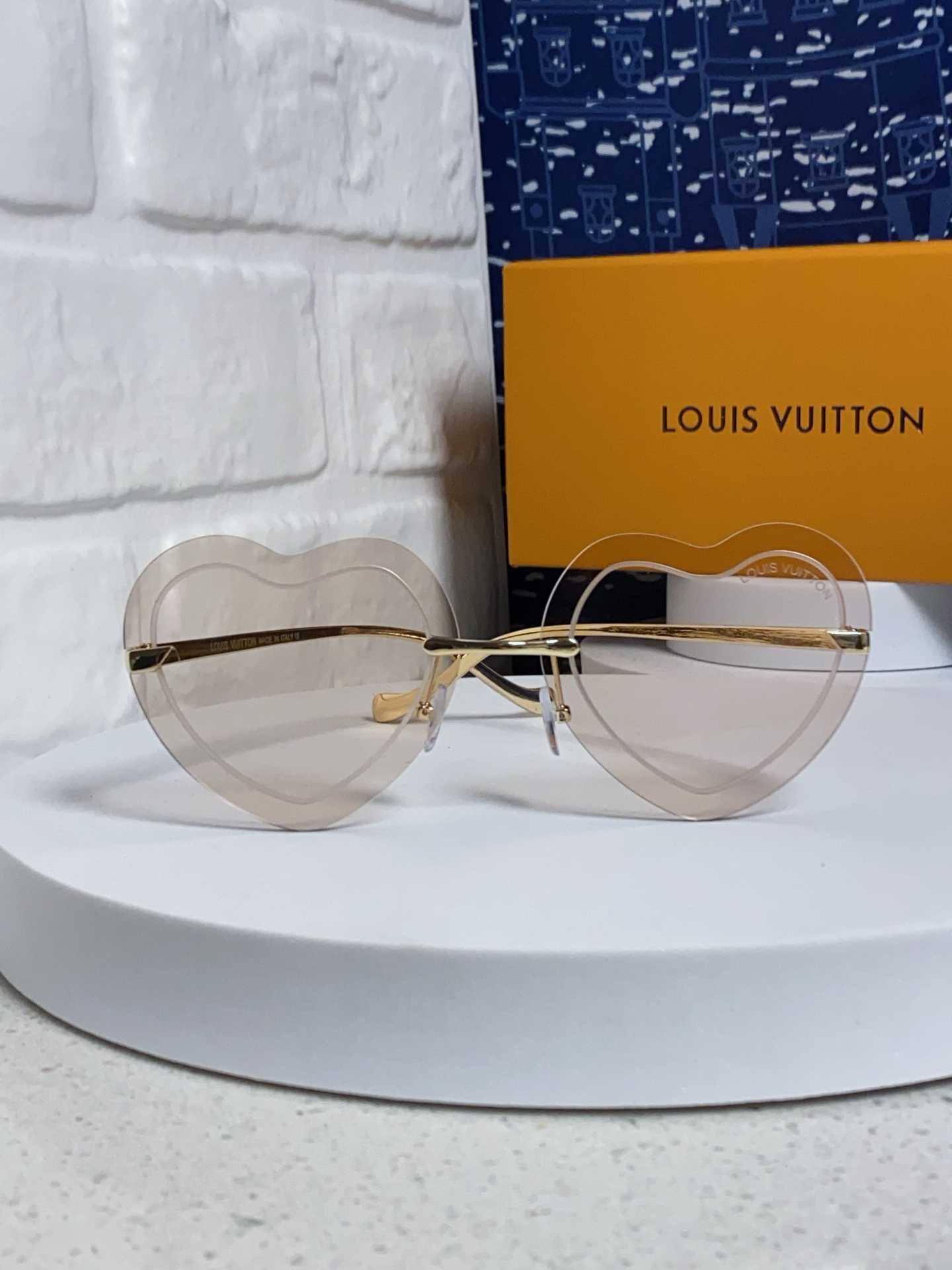  LouisVuitton路易威登 2025新款Lv复古爱心无框太阳镜女士iCns风拍照太阳眼镜潮款墨镜
