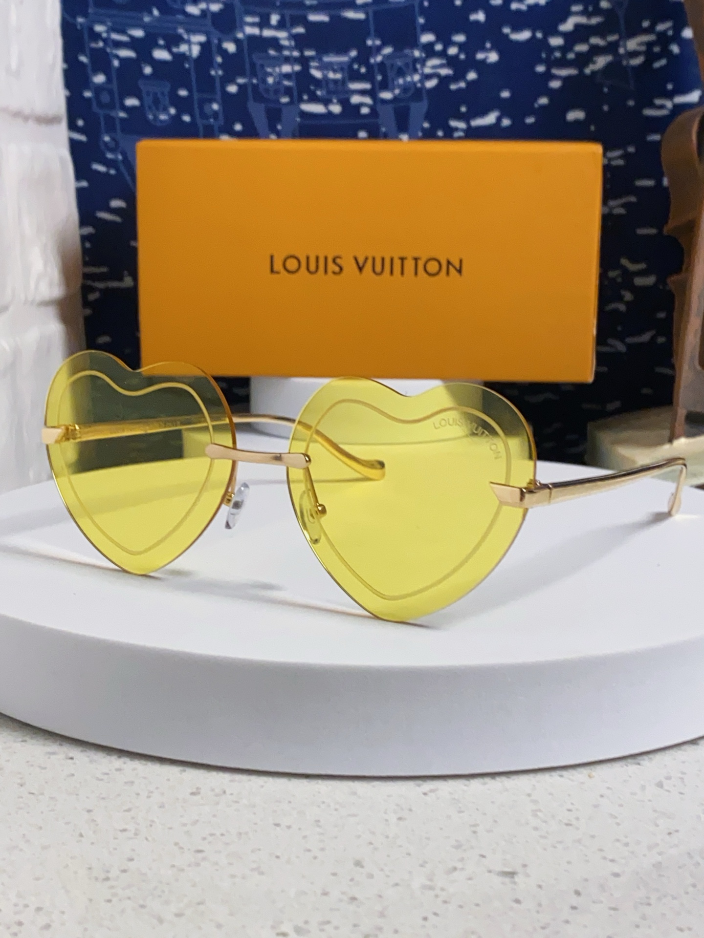 LouisVuitton路易威登 2025新款Lv复古爱心无框太阳镜女士iCns风拍照太阳眼镜潮款墨镜