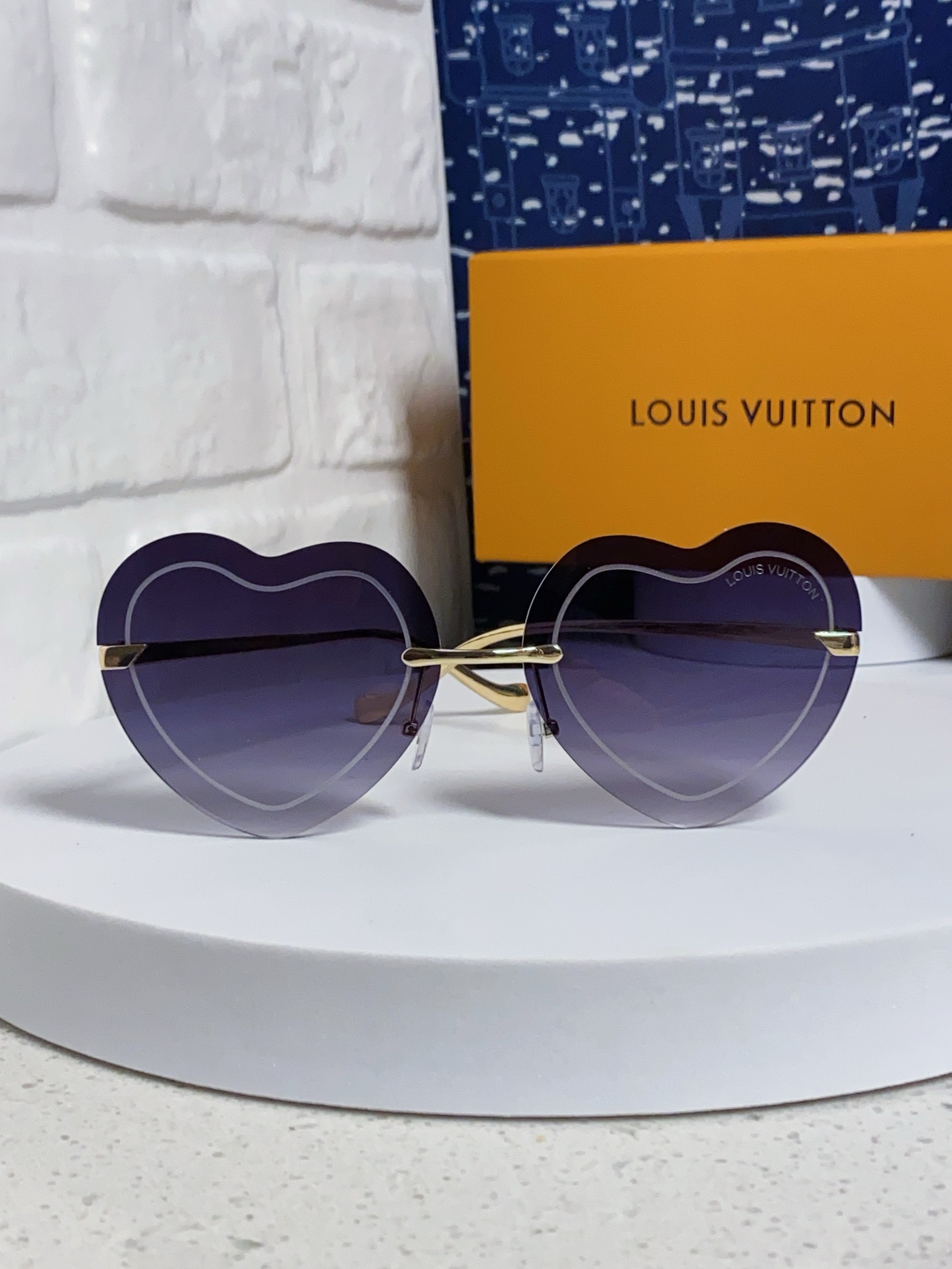  LouisVuitton路易威登 2025新款Lv复古爱心无框太阳镜女士iCns风拍照太阳眼镜潮款墨镜