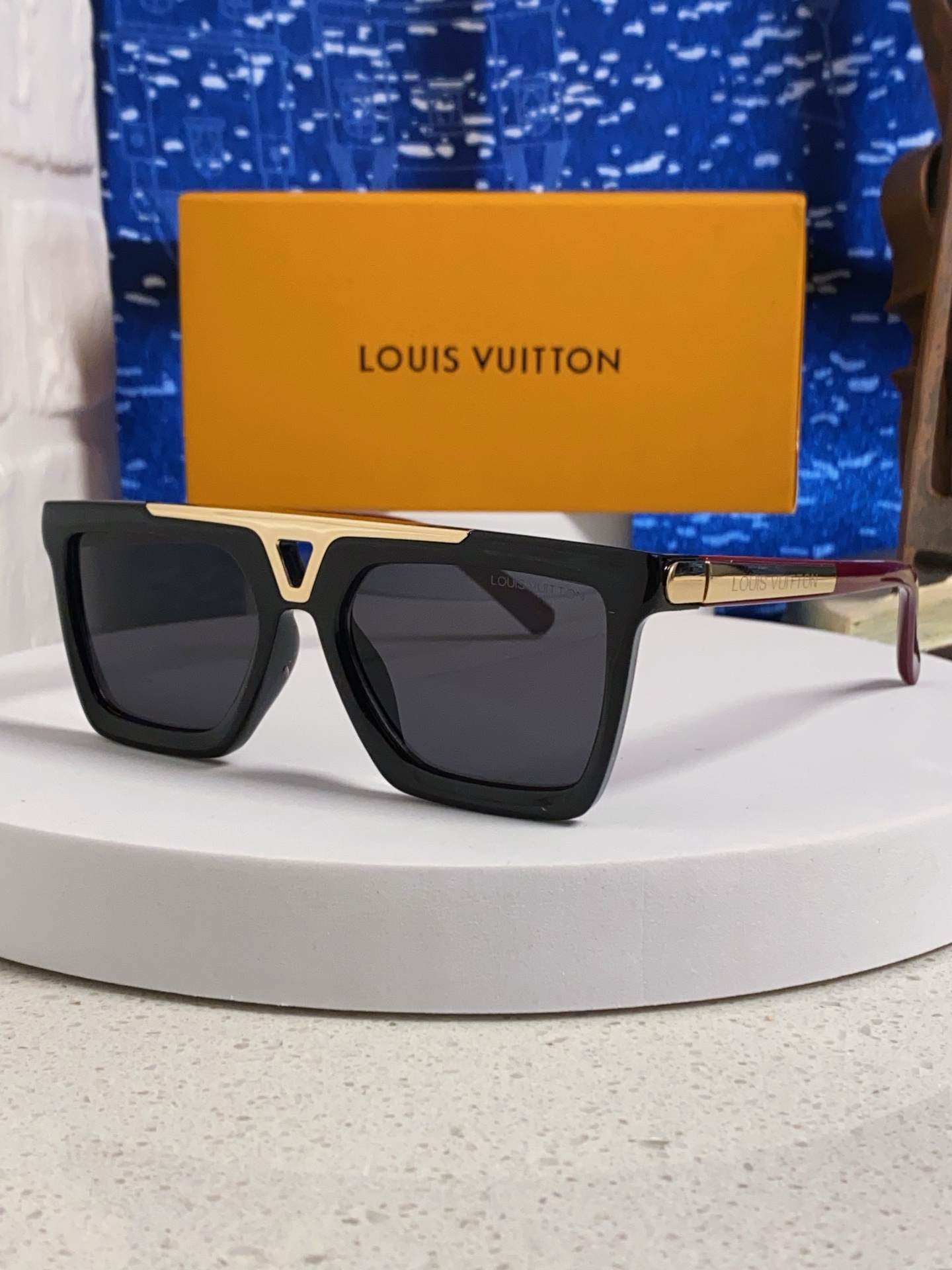  LouisVuitton路易威登 新款韩版个性宽边粗框太阳眼镜男女潮人墨镜朋克风方形大框蹦迪眼镜