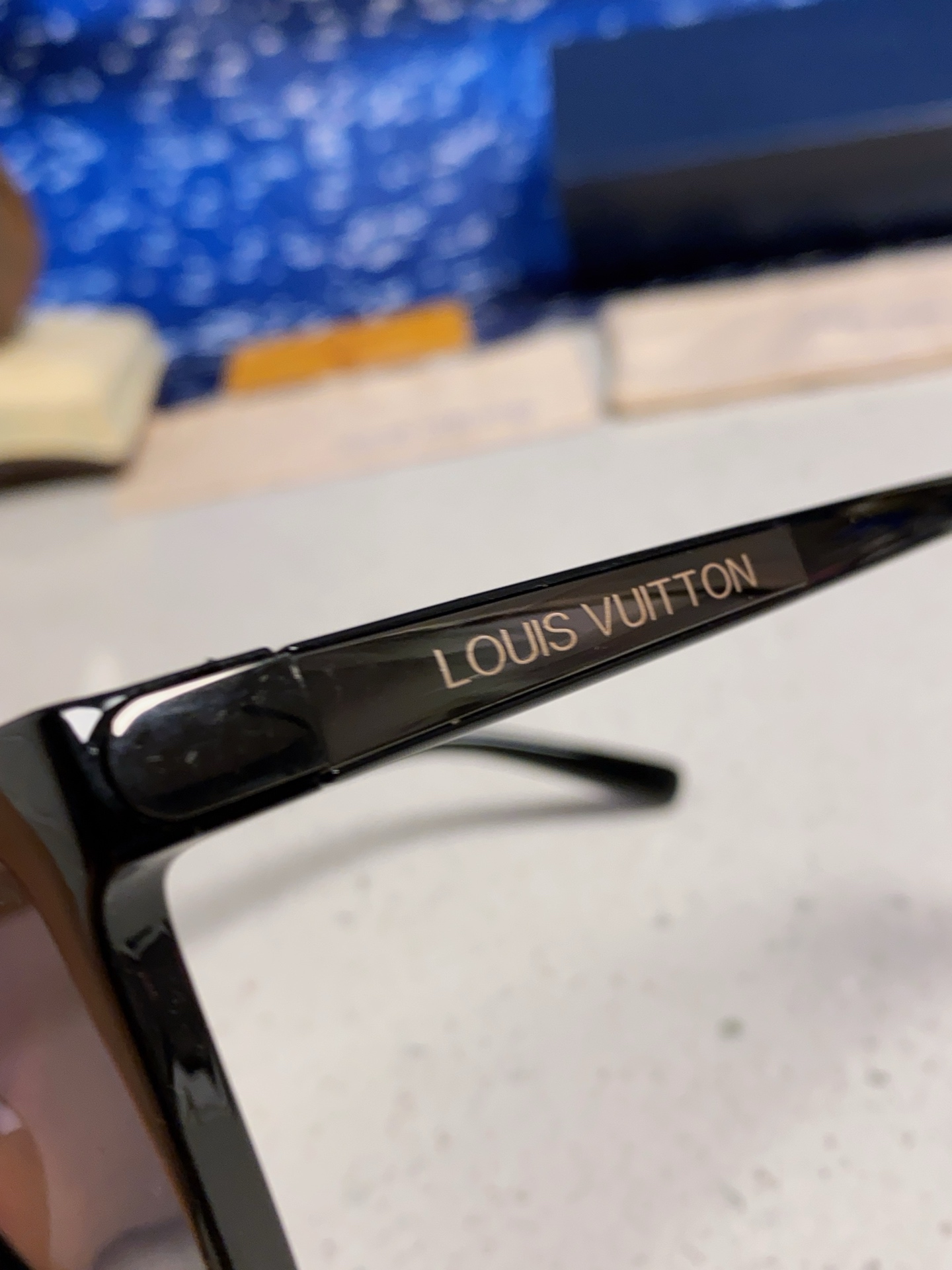  LouisVuitton路易威登 新款韩版个性宽边粗框太阳眼镜男女潮人墨镜朋克风方形大框蹦迪眼镜