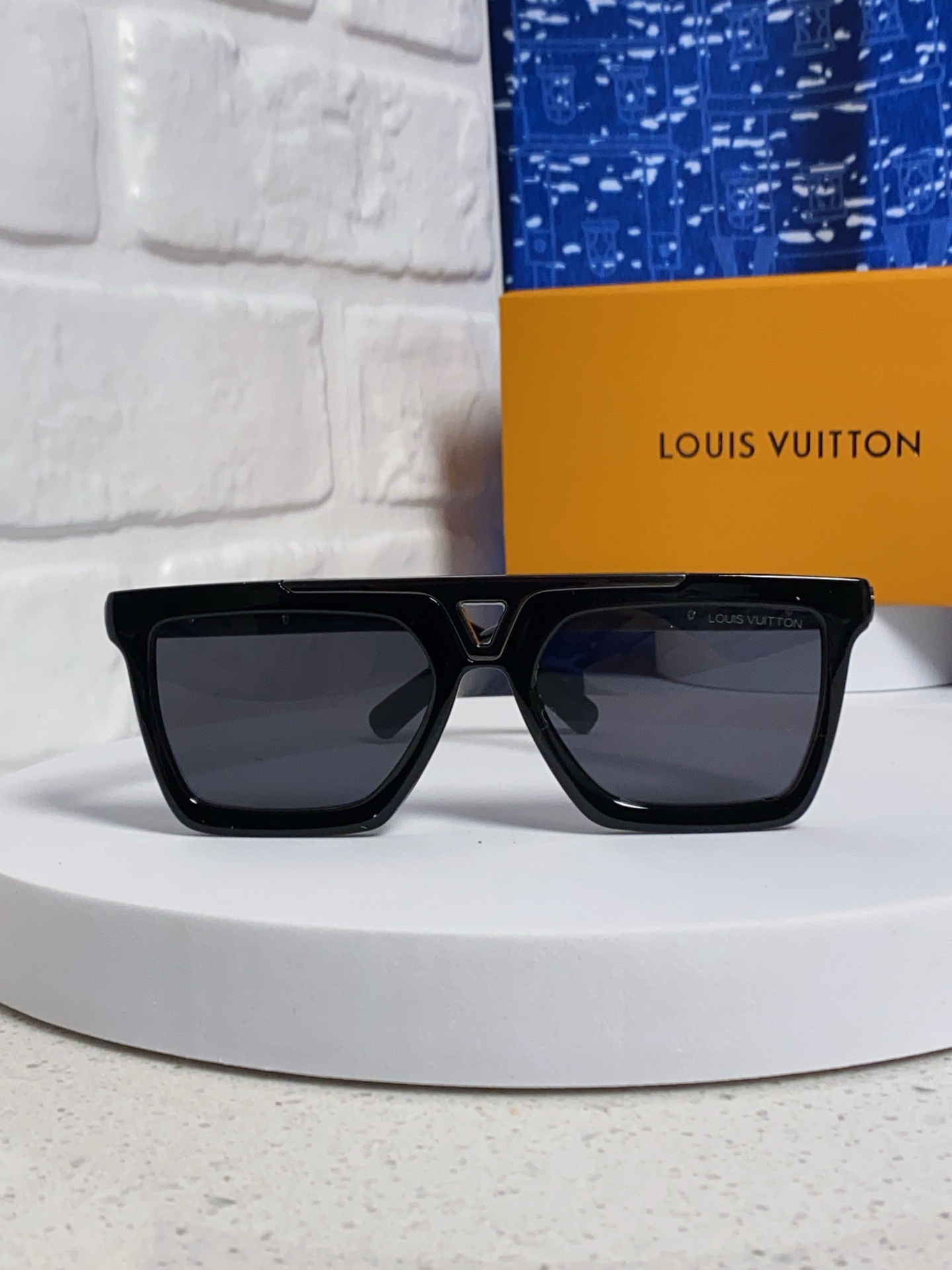  LouisVuitton路易威登 新款韩版个性宽边粗框太阳眼镜男女潮人墨镜朋克风方形大框蹦迪眼镜