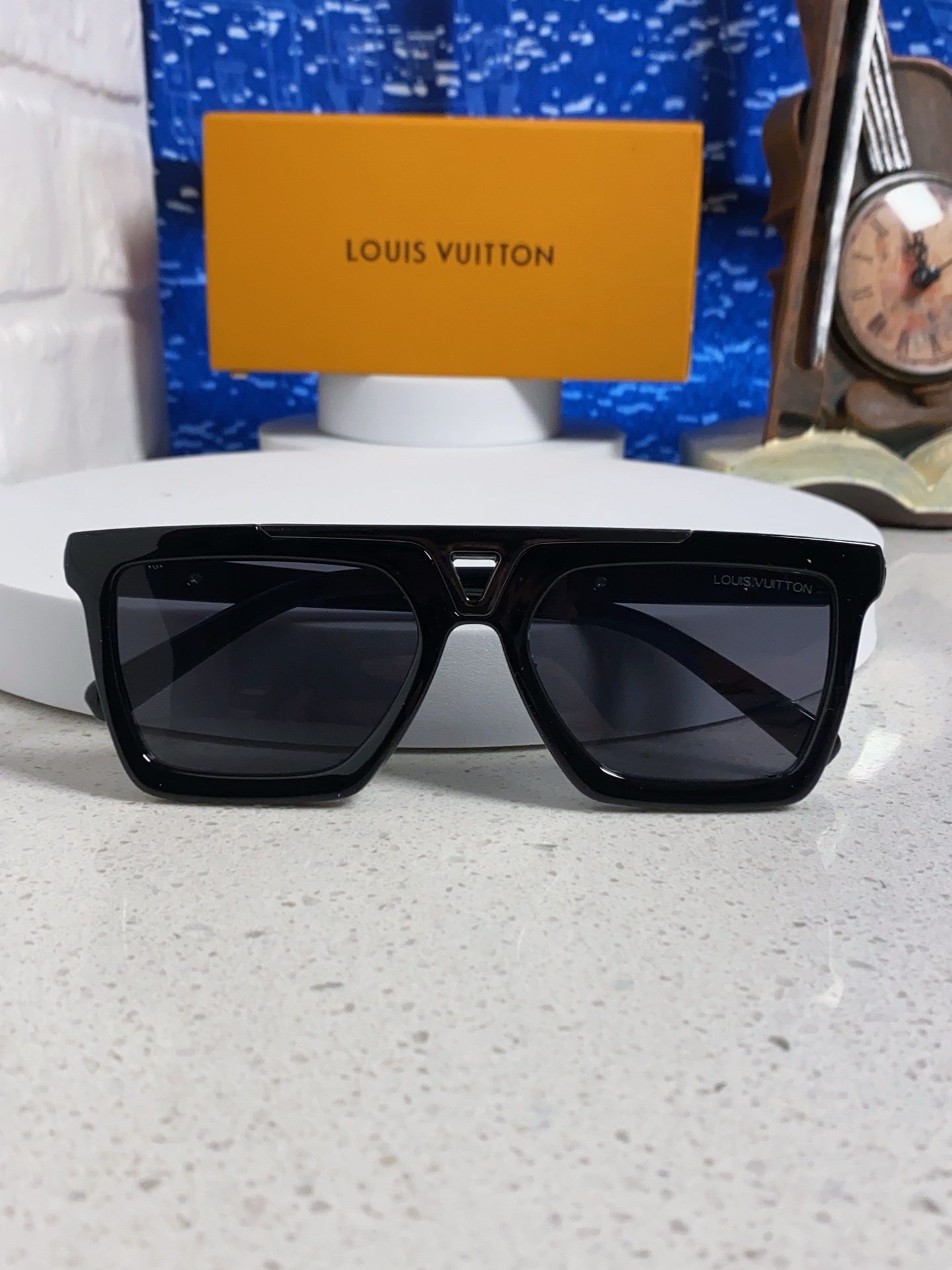  LouisVuitton路易威登 新款韩版个性宽边粗框太阳眼镜男女潮人墨镜朋克风方形大框蹦迪眼镜