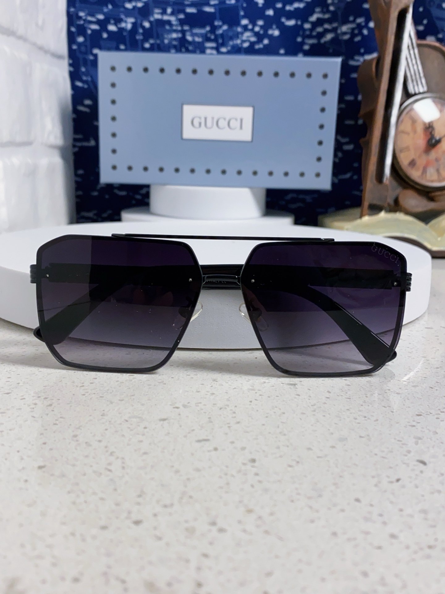  Gucci古奇 2025新款男女同款太阳镜 经典红绿腿吊坠 无框时尚潮流眼镜驾驶出游休闲太阳眼镜 男士