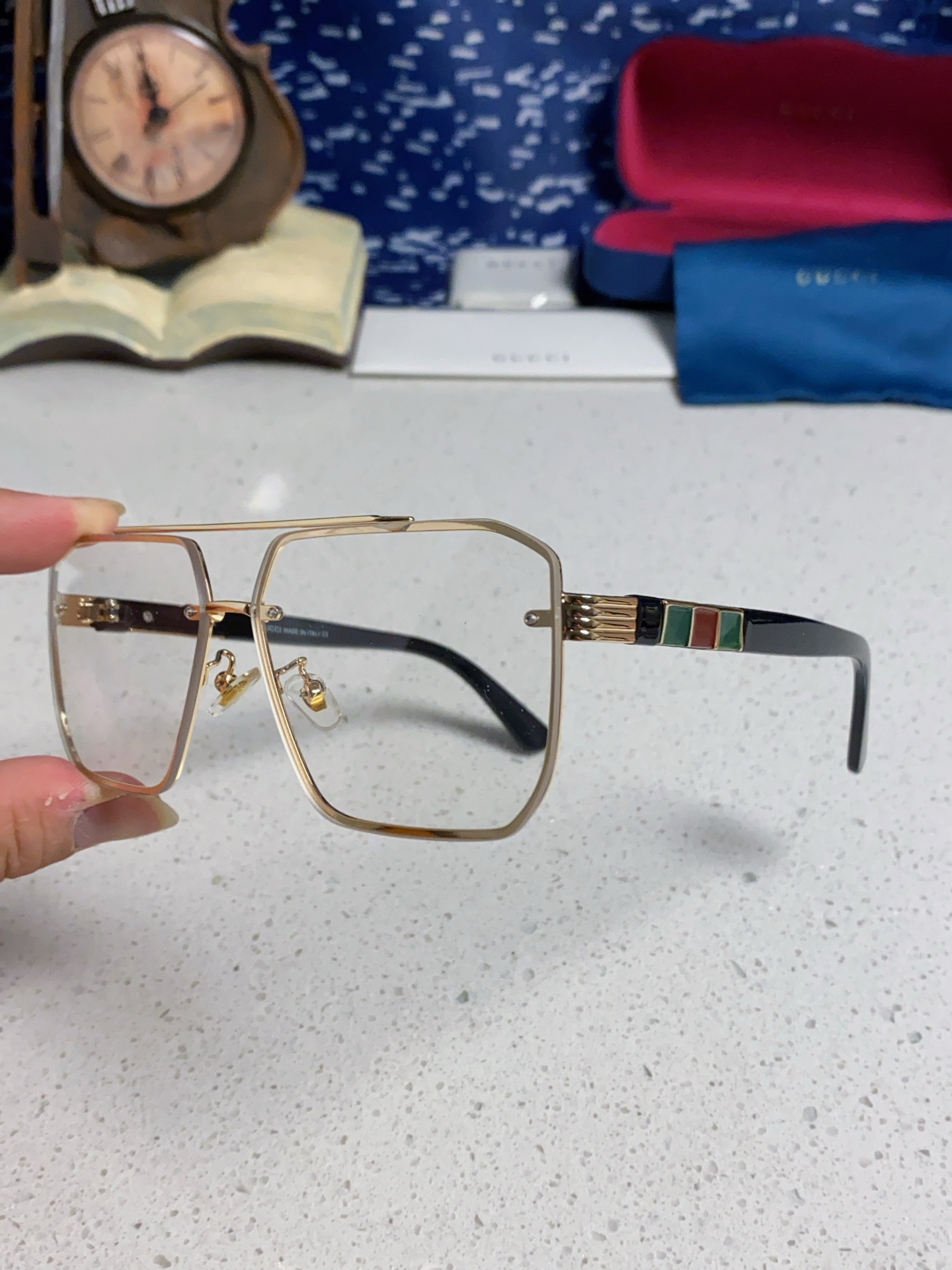  Gucci古奇 2025新款男女同款太阳镜 经典红绿腿吊坠 无框时尚潮流眼镜驾驶出游休闲太阳眼镜 男士