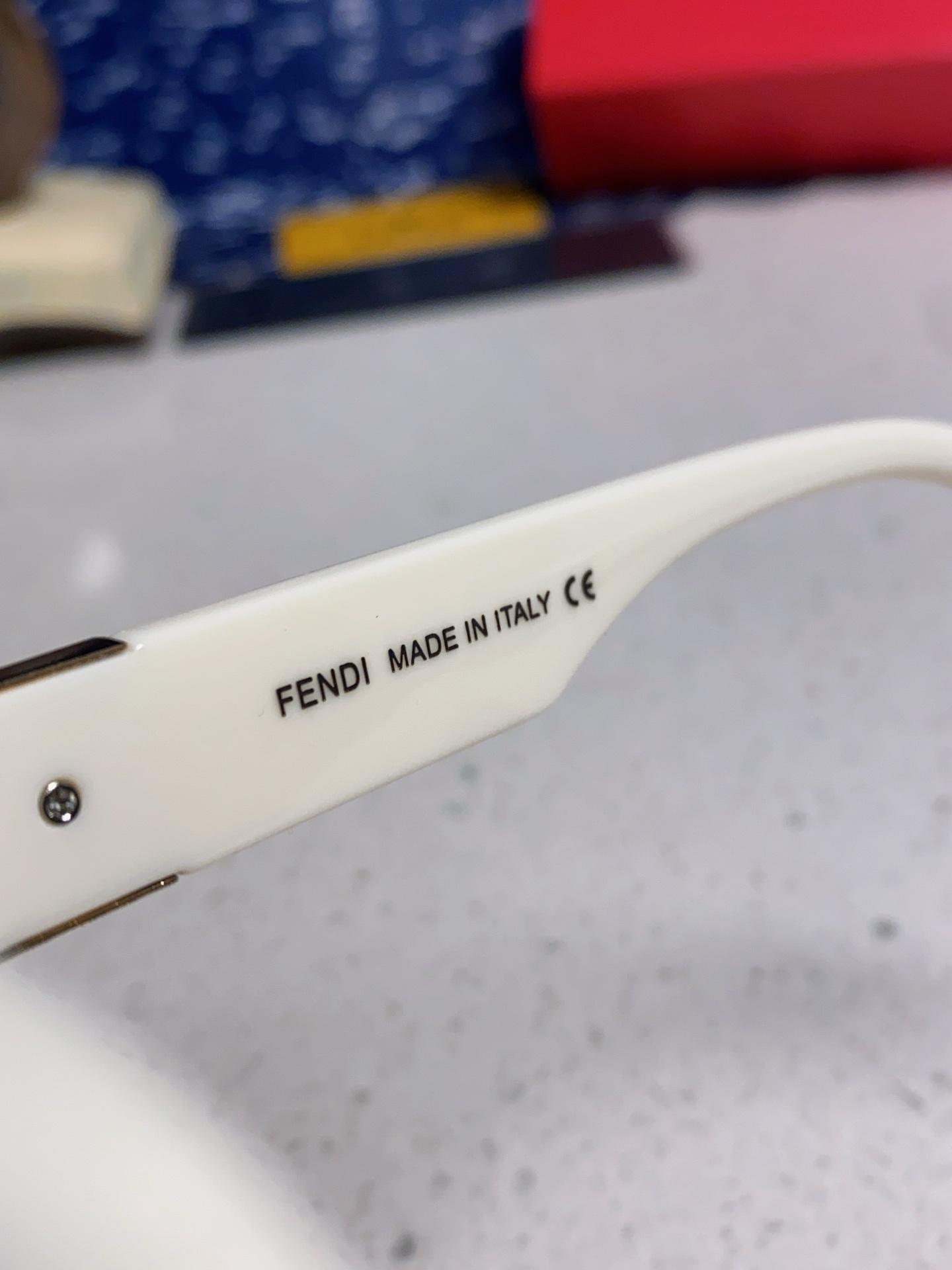  Fendi芬迪 2025新款多边形小框太阳眼镜女士时尚嘻哈遮阳墨镜男士女士通用 