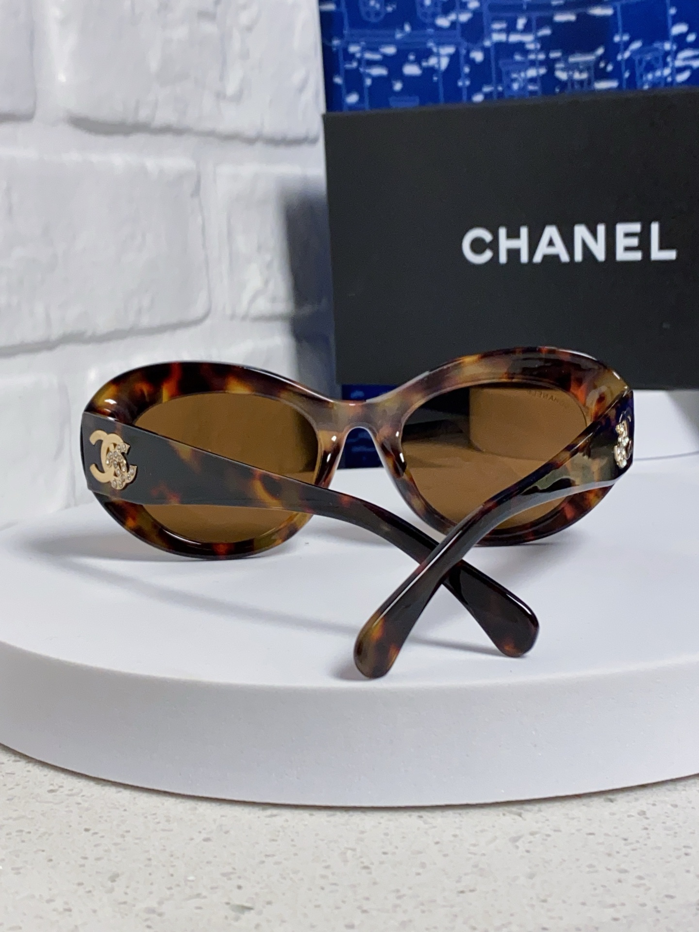  Chanel香奈儿 2025新款 复古大框方形高级感镶钻太阳眼镜圆脸显瘦防紫外线街拍墨镜女款
