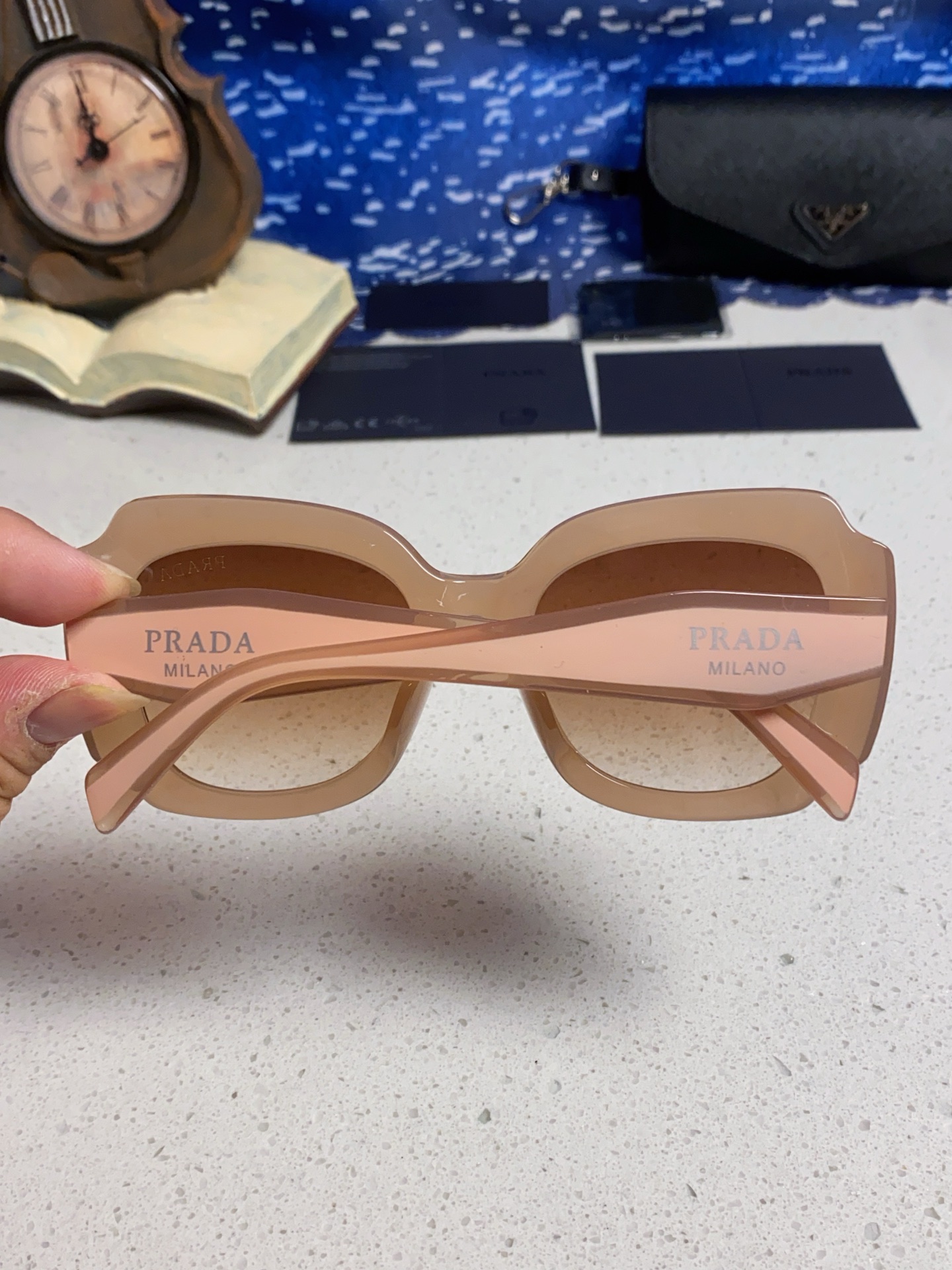 Prada普拉达 新款太阳镜女潮流不规则形渐变板材墨镜30。R 16YSF