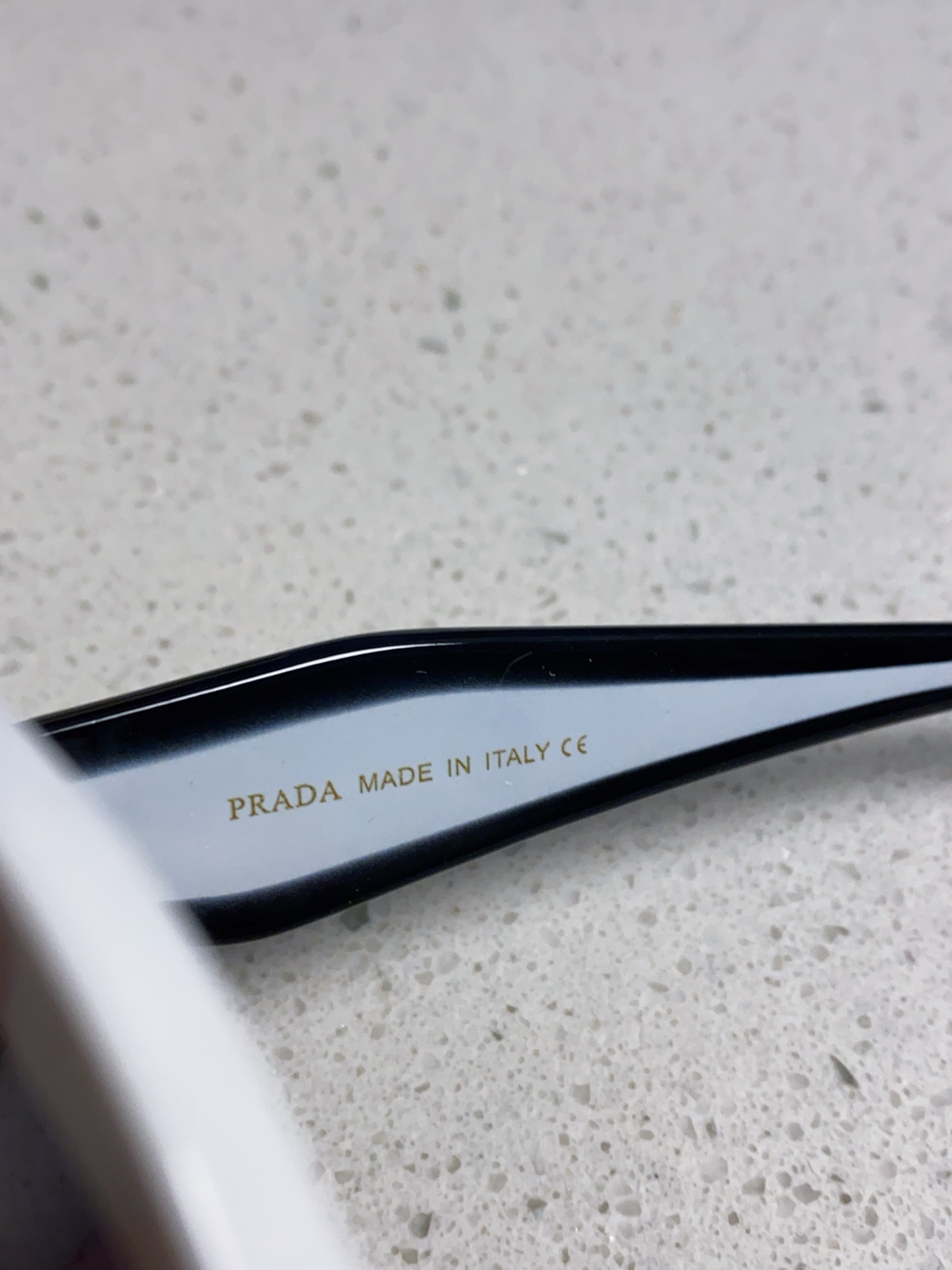 Prada普拉达 新款太阳镜女潮流不规则形渐变板材墨镜30。R 16YSF