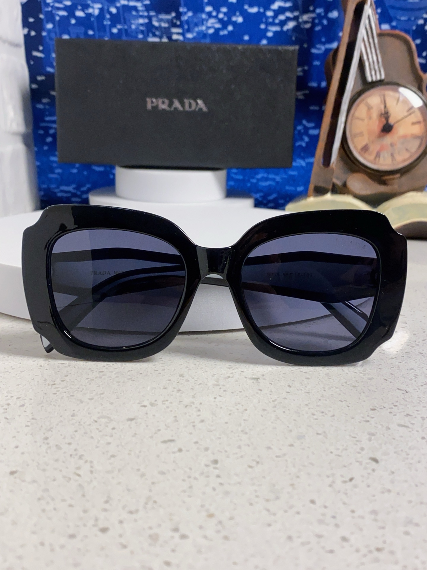 Prada普拉达 新款太阳镜女潮流不规则形渐变板材墨镜30。R 16YSF