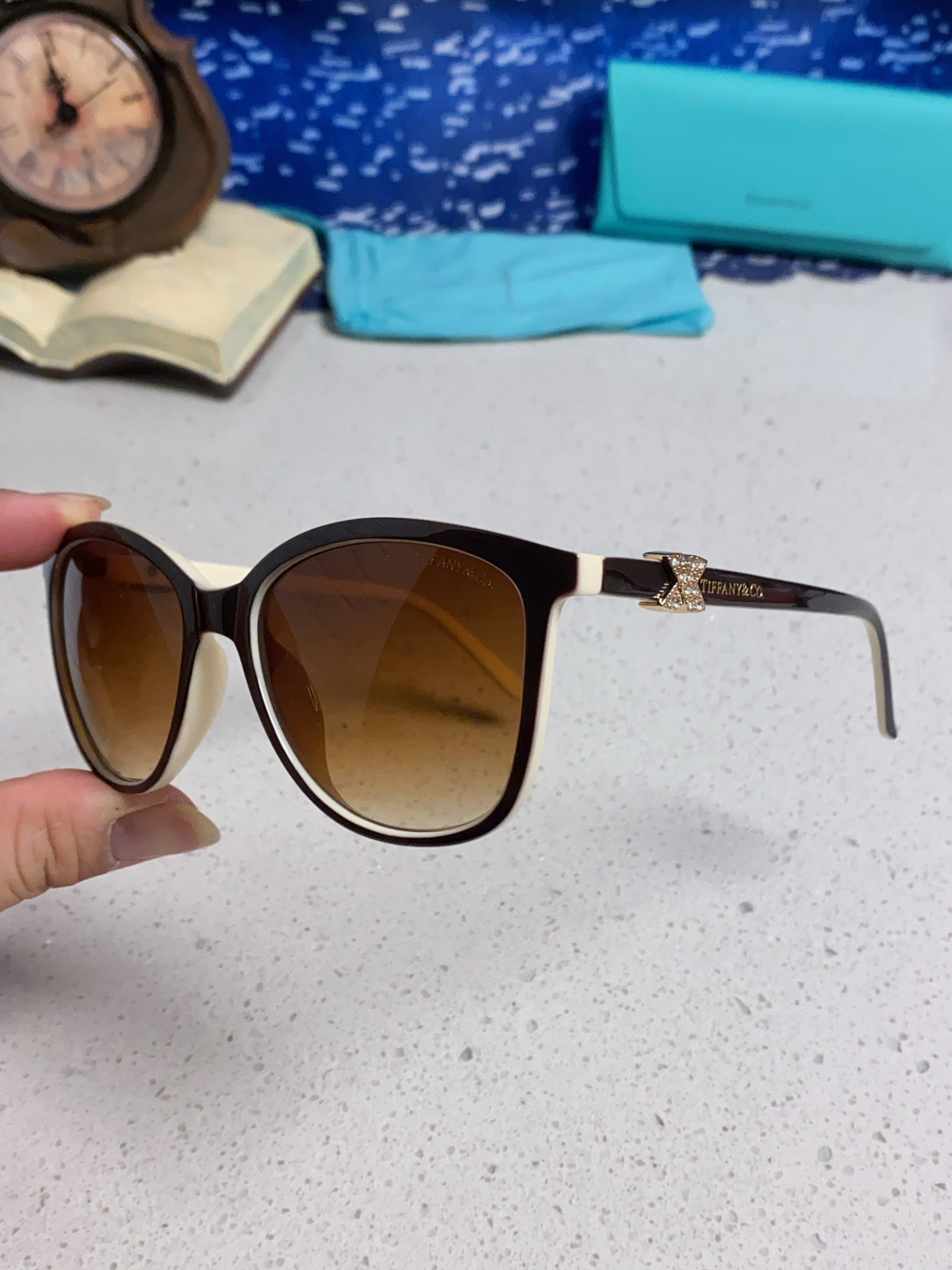 Tiffany蒂芙尼 2025新款镶钻太阳镜眼镜女士潮流精致墨镜 个性女款