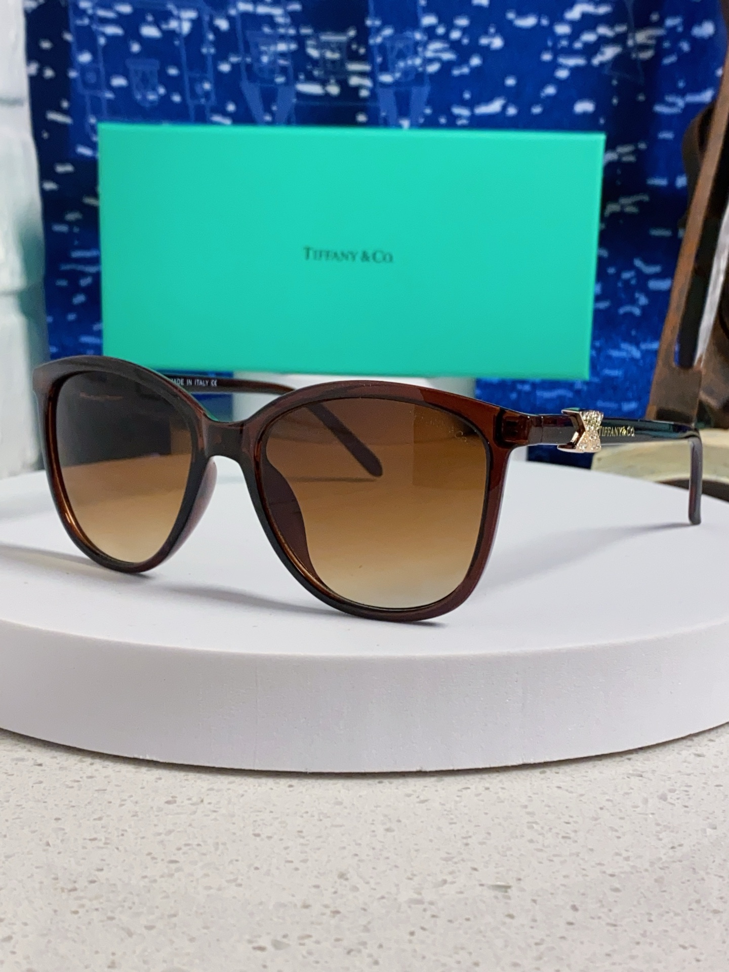 Tiffany蒂芙尼 2025新款镶钻太阳镜眼镜女士潮流精致墨镜 个性女款