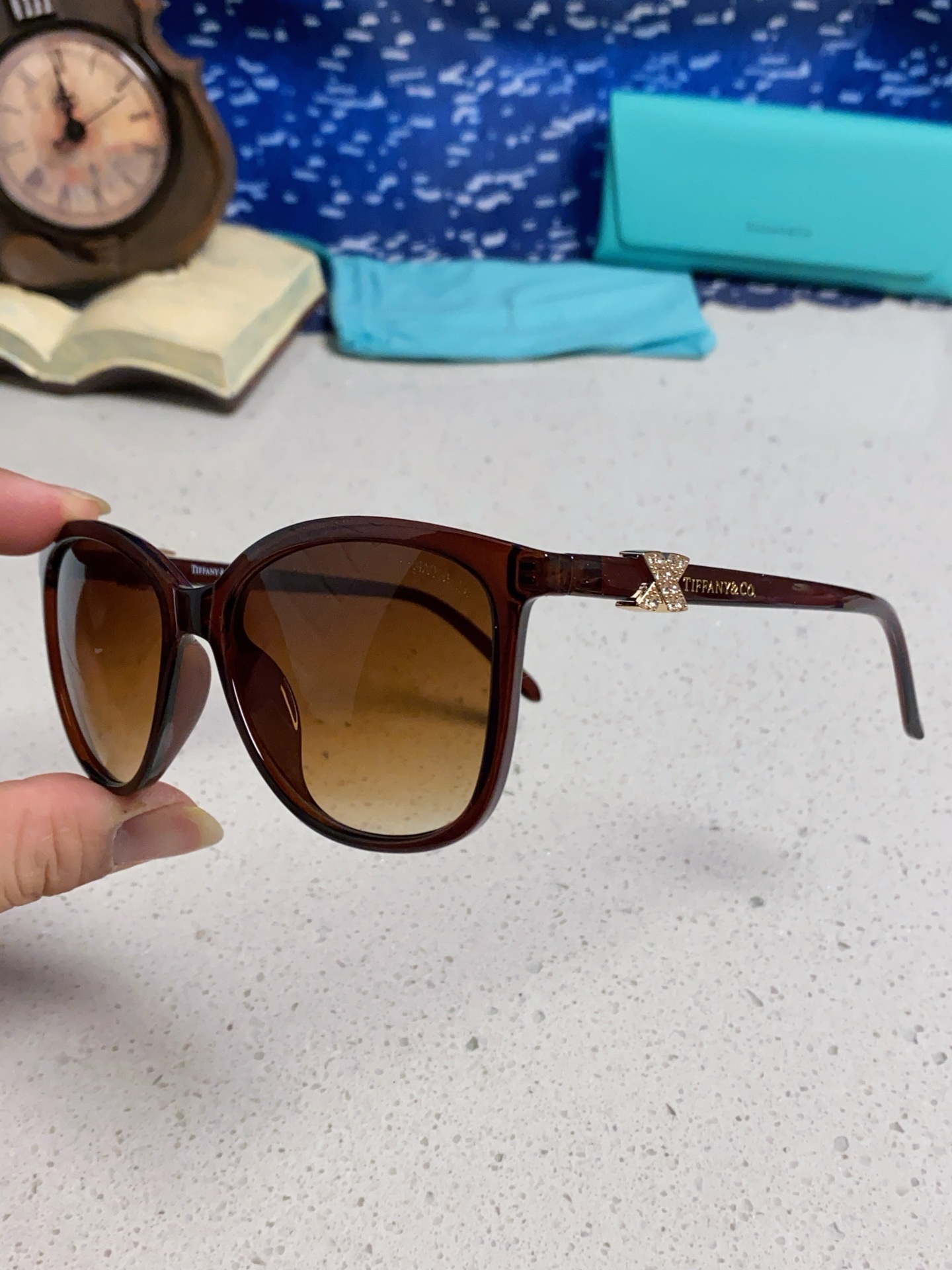 Tiffany蒂芙尼 2025新款镶钻太阳镜眼镜女士潮流精致墨镜 个性女款