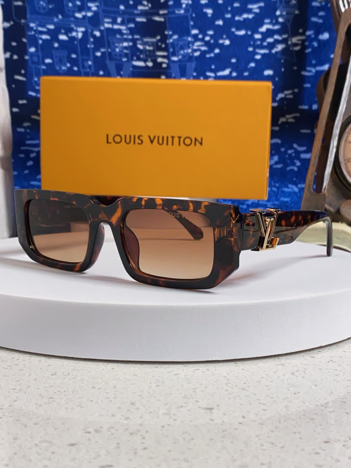  LouisVuitton路易威登 2025新款男士金属太阳镜百搭显脸小 长方形