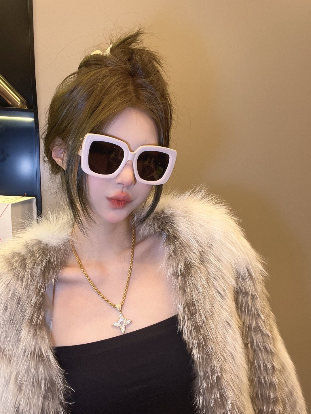  Chanel香奈儿 🕶️Vintage ch5823香奶奶新款☀️
优雅复古的超大方框遮脸墨镜来了🎞
