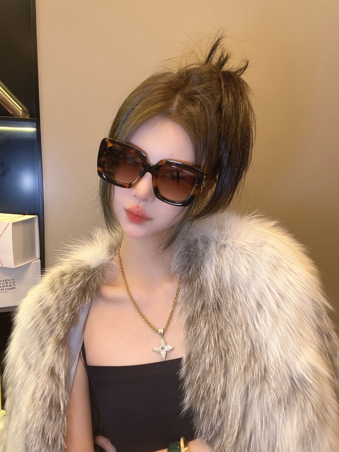  Chanel香奈儿 🕶️Vintage ch5823香奶奶新款☀️
优雅复古的超大方框遮脸墨镜来了🎞
