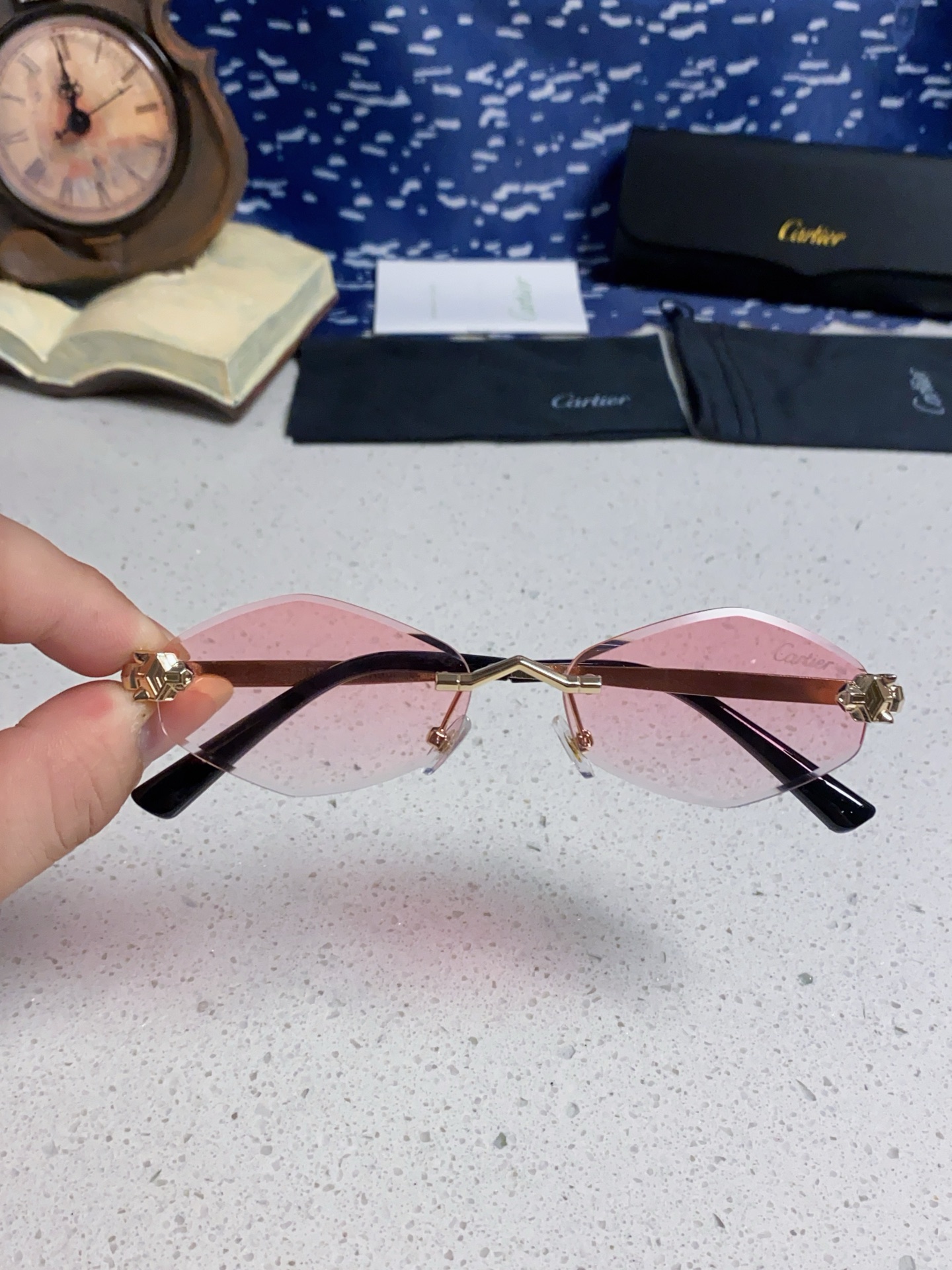 Cartier卡地亚 2025新款时尚复古个性舒适 前卫CT0443S太阳镜 墨镜高质感潮 金属无框豹子