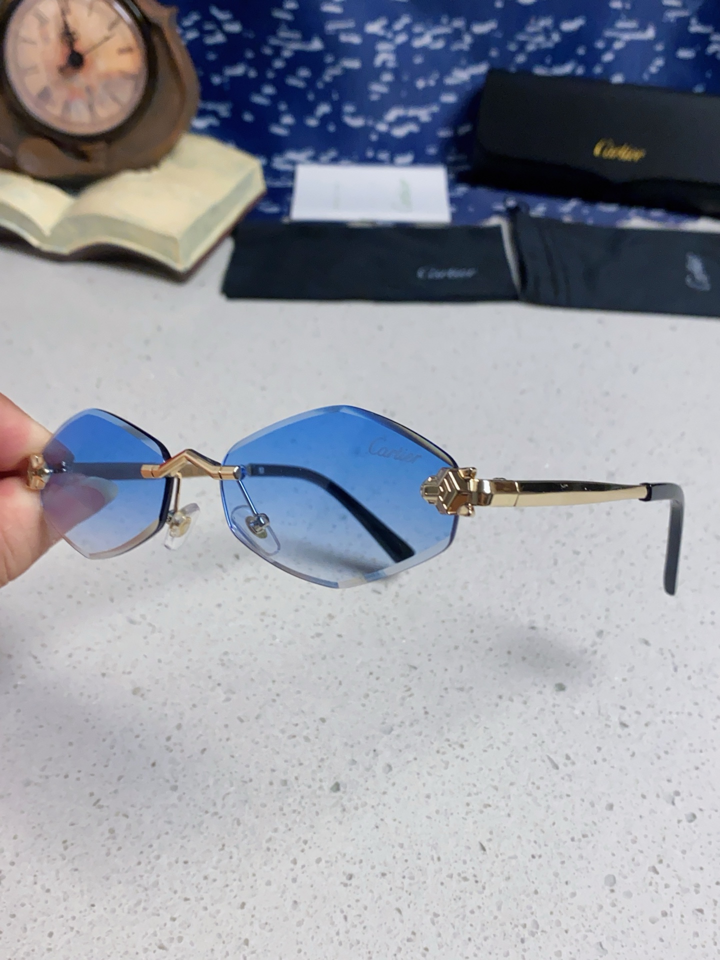 Cartier卡地亚 2025新款时尚复古个性舒适 前卫CT0443S太阳镜 墨镜高质感潮 金属无框豹子