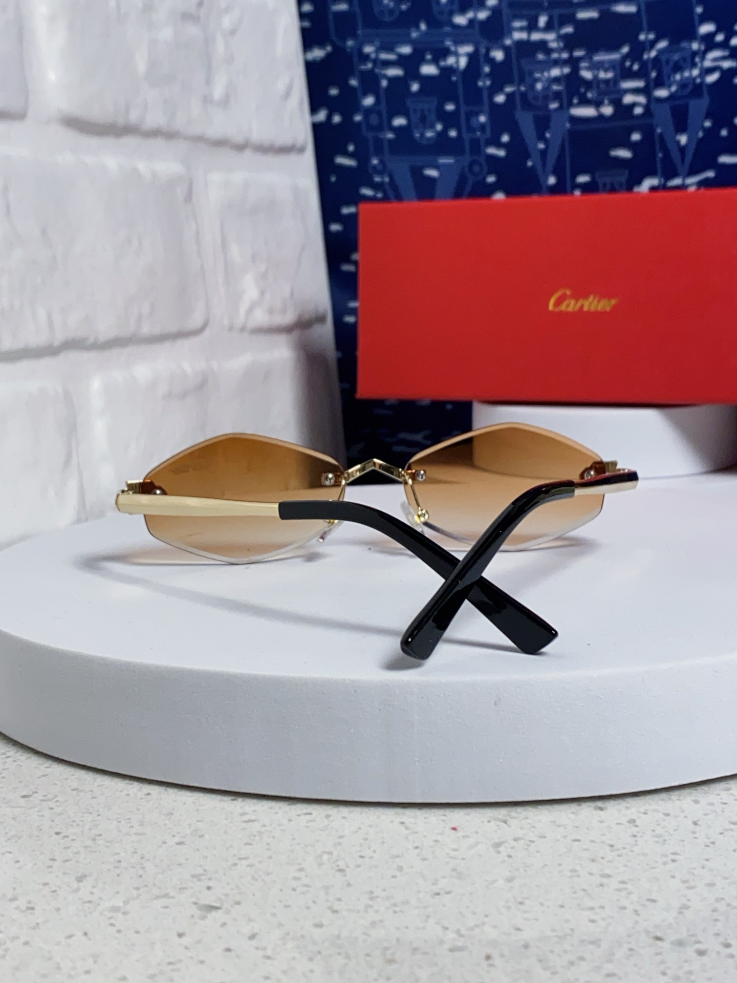 Cartier卡地亚 2025新款时尚复古个性舒适 前卫CT0443S太阳镜 墨镜高质感潮 金属无框豹子