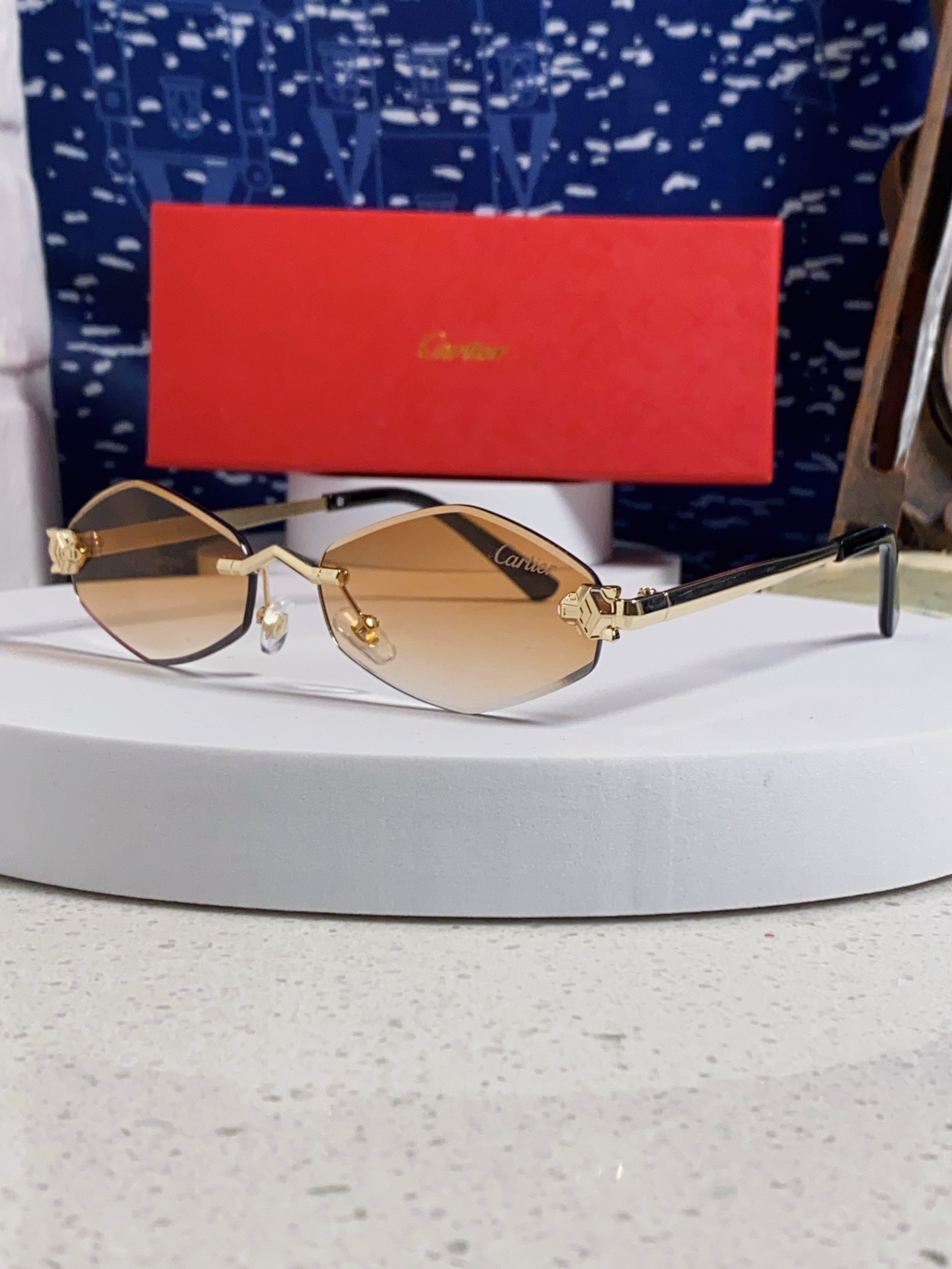 Cartier卡地亚 2025新款时尚复古个性舒适 前卫CT0443S太阳镜 墨镜高质感潮 金属无框豹子