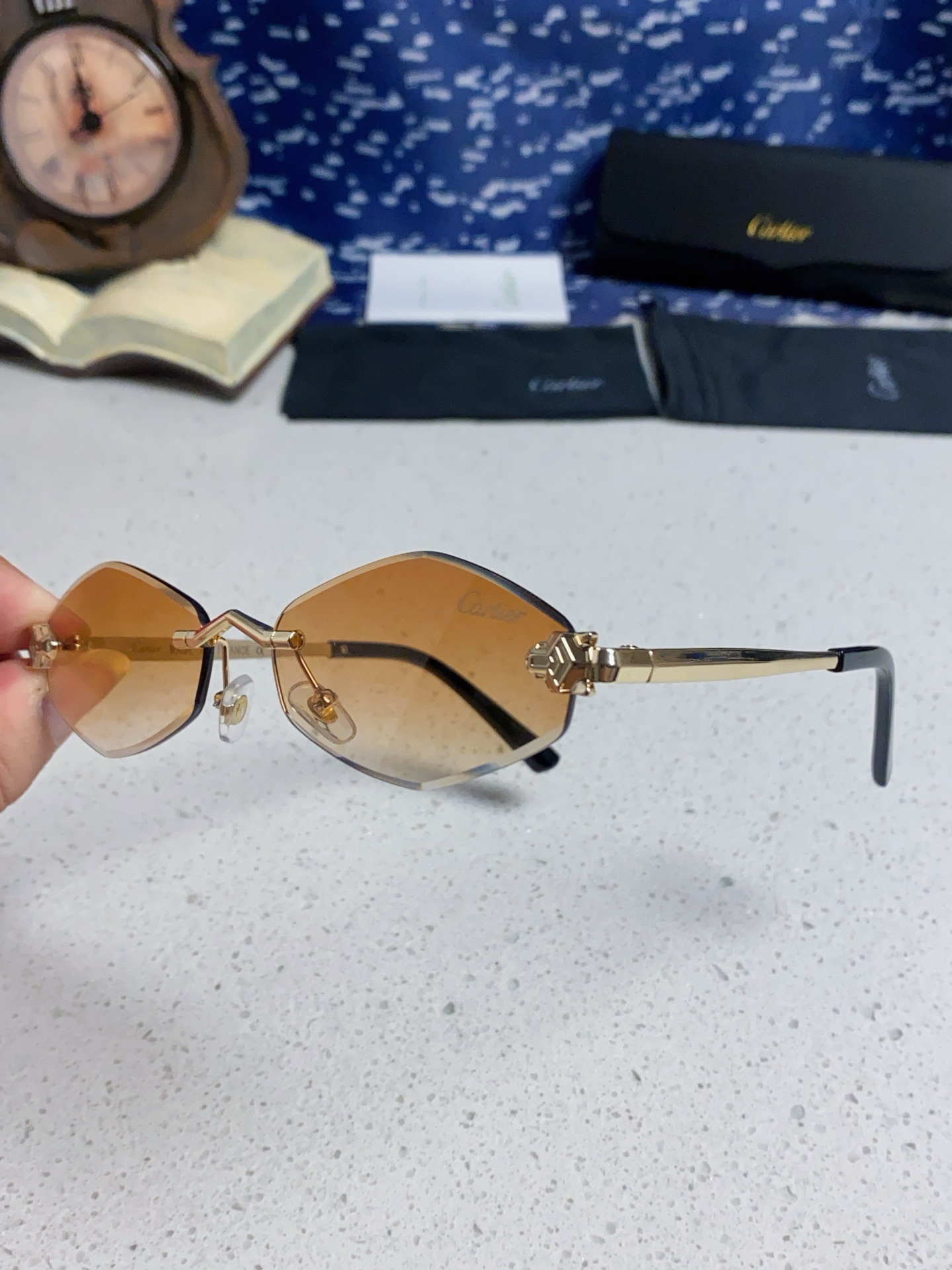 Cartier卡地亚 2025新款时尚复古个性舒适 前卫CT0443S太阳镜 墨镜高质感潮 金属无框豹子