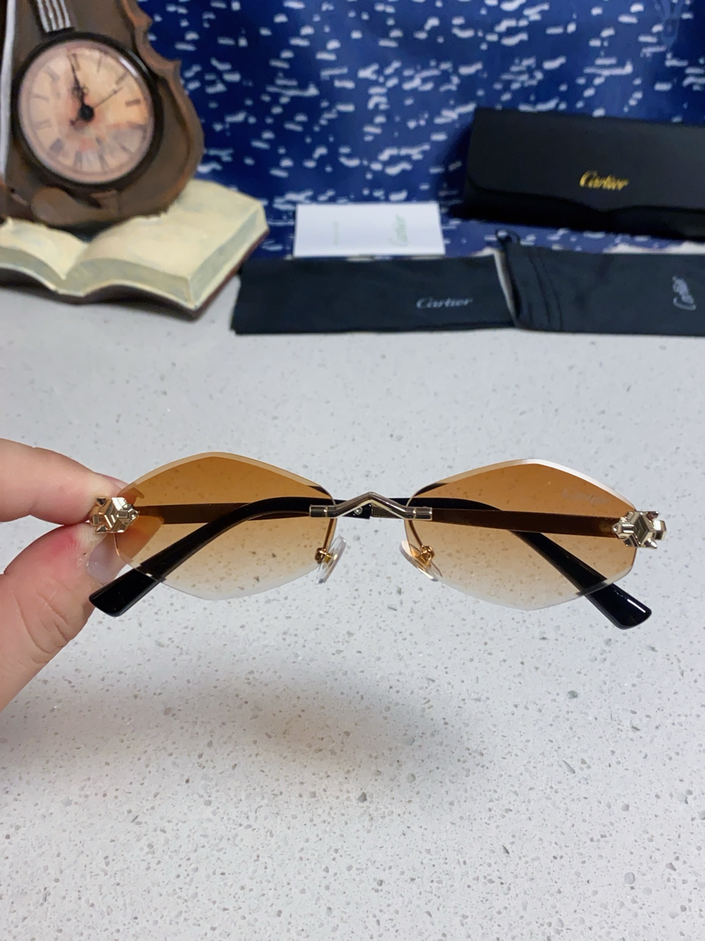 Cartier卡地亚 2025新款时尚复古个性舒适 前卫CT0443S太阳镜 墨镜高质感潮 金属无框豹子
