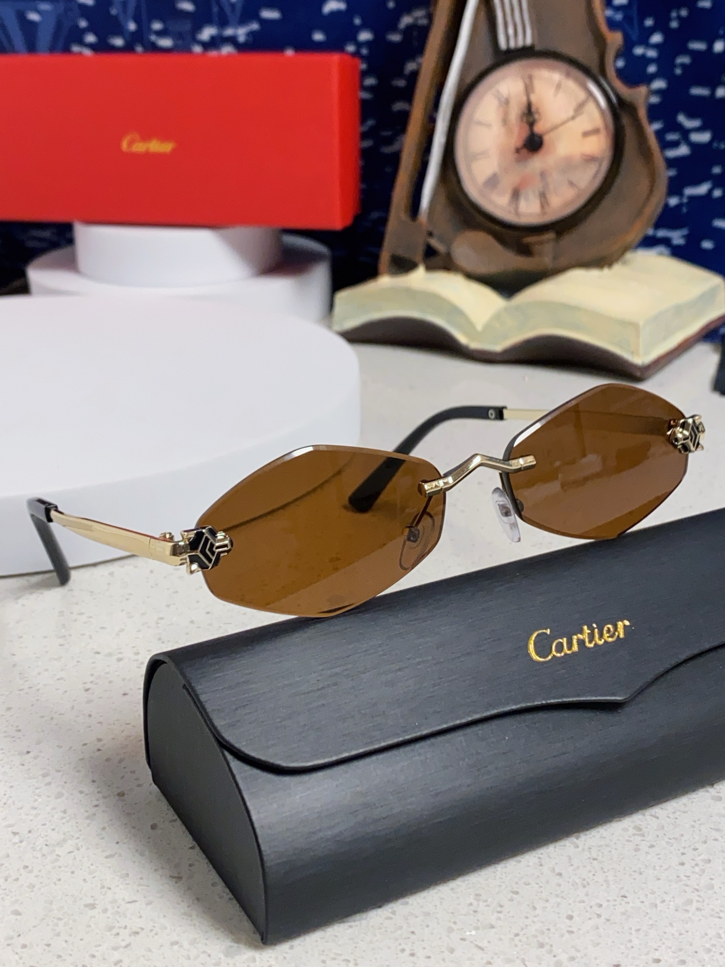Cartier卡地亚 2025新款时尚复古个性舒适 前卫CT0443S太阳镜 墨镜高质感潮 金属无框豹子