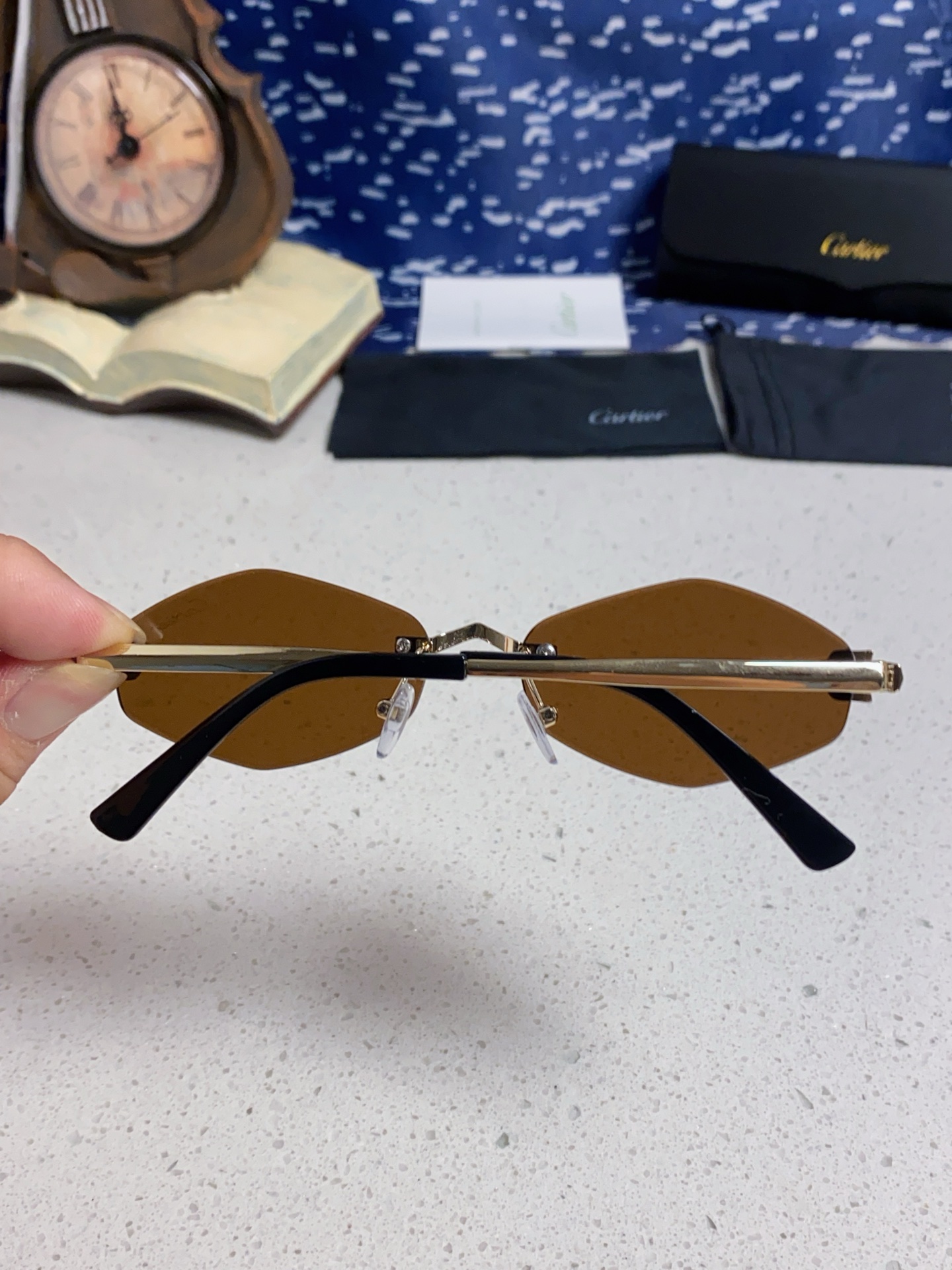 Cartier卡地亚 2025新款时尚复古个性舒适 前卫CT0443S太阳镜 墨镜高质感潮 金属无框豹子