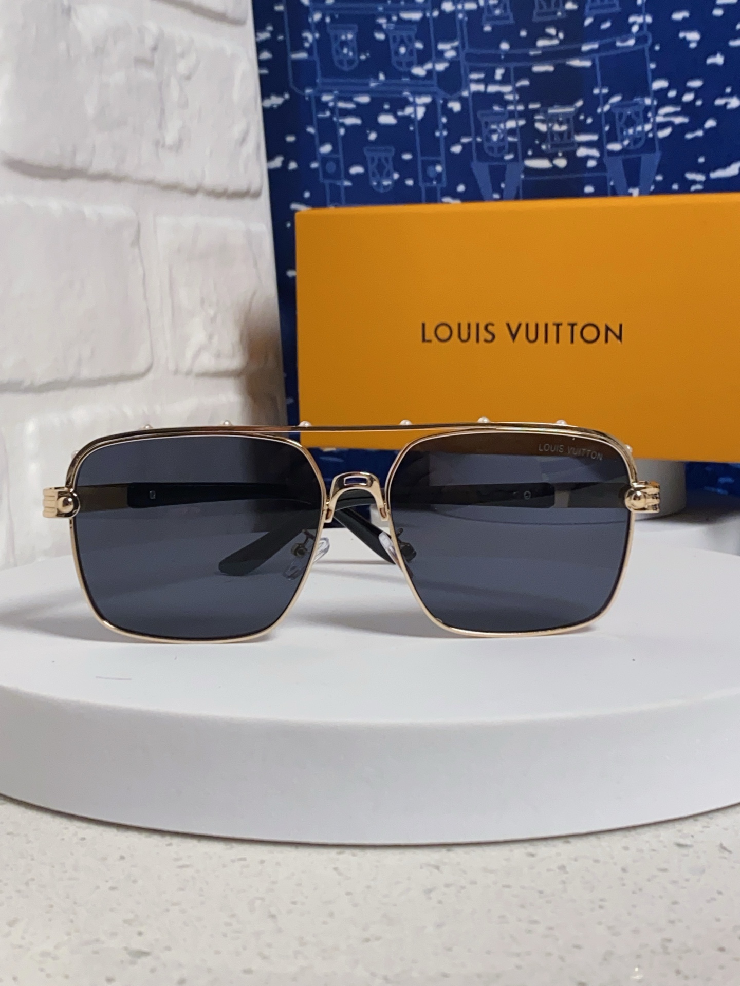  LouisVuitton路易威登 2025新款复古痞帅男士双梁金属墨镜高端商务风格 防晒防紫外线太阳镜