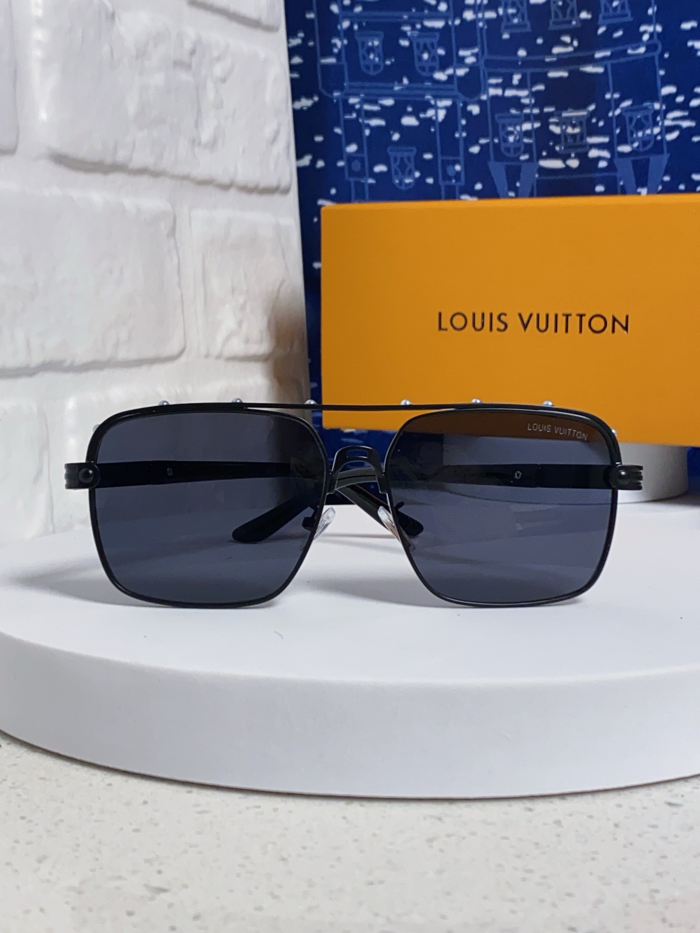  LouisVuitton路易威登 2025新款复古痞帅男士双梁金属墨镜高端商务风格 防晒防紫外线太阳镜