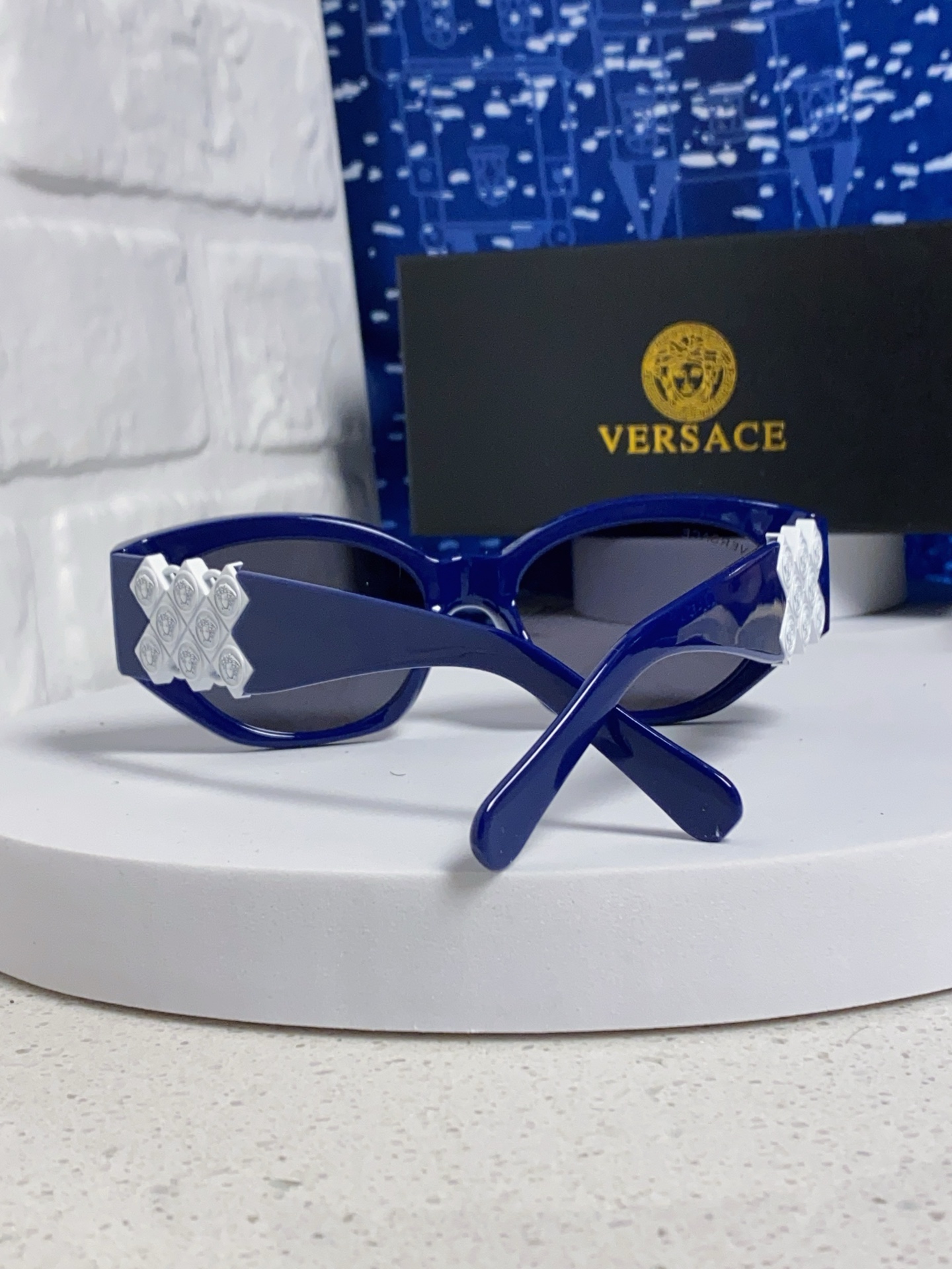  Versace范思哲 2025款欧美时尚人头 女士个性多边太阳眼欧洲站网红前卫自拍防晒墨镜