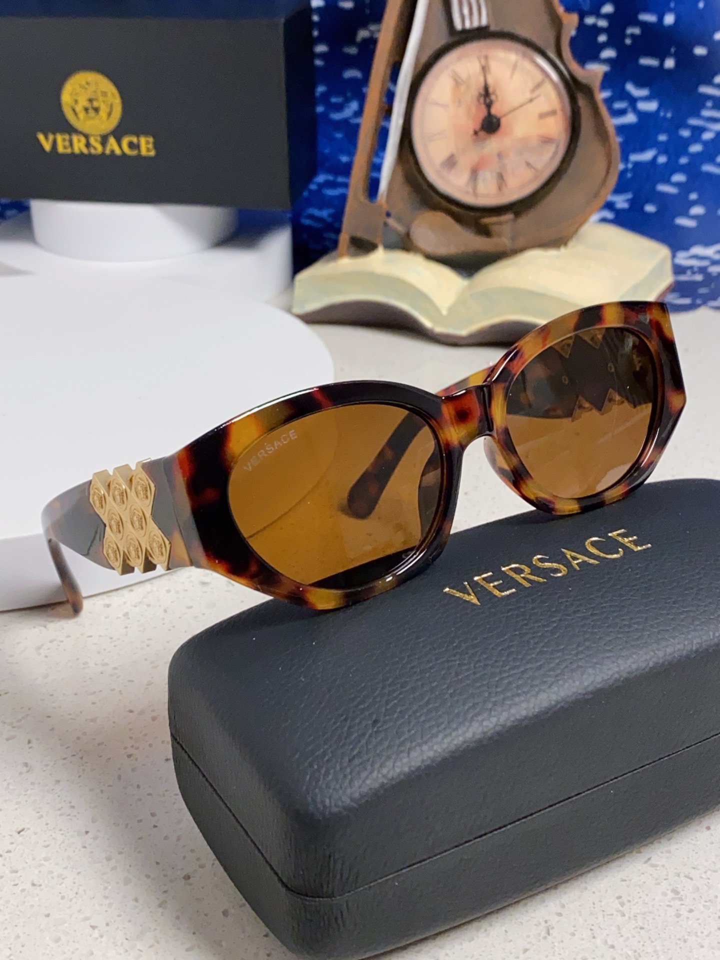  Versace范思哲 2025款欧美时尚人头 女士个性多边太阳眼欧洲站网红前卫自拍防晒墨镜