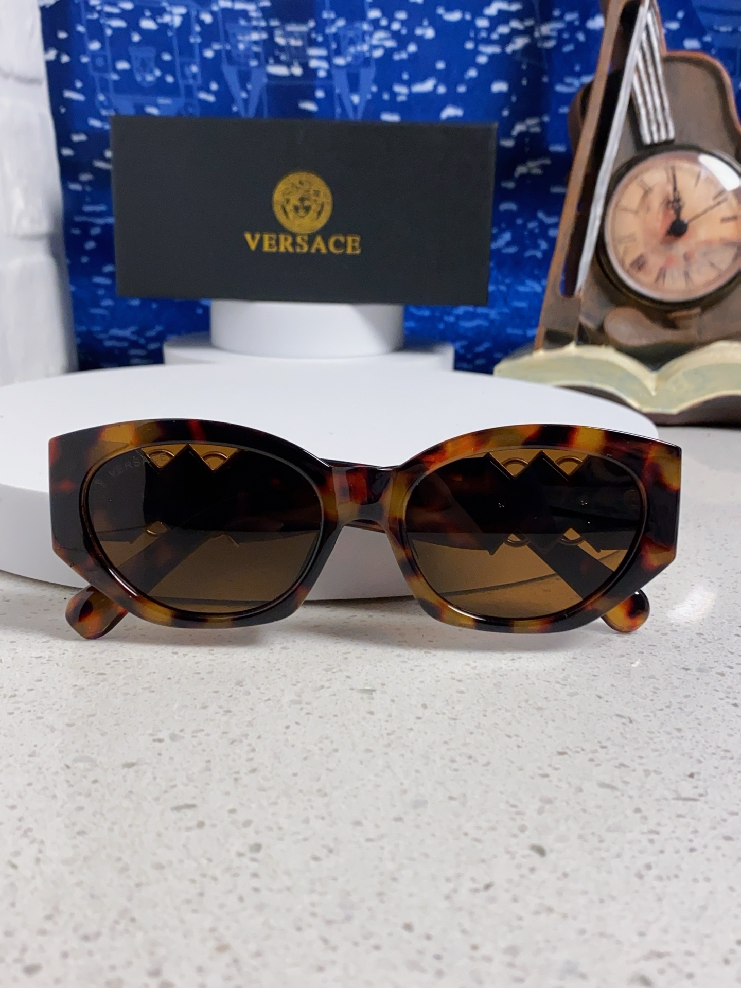  Versace范思哲 2025款欧美时尚人头 女士个性多边太阳眼欧洲站网红前卫自拍防晒墨镜