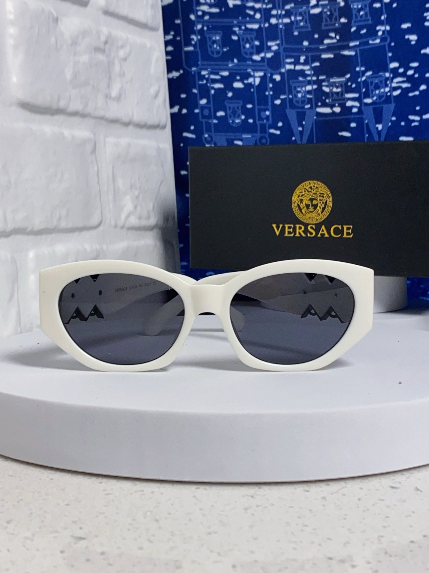  Versace范思哲 2025款欧美时尚人头 女士个性多边太阳眼欧洲站网红前卫自拍防晒墨镜
